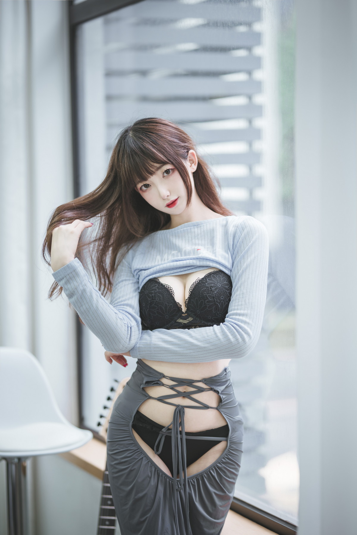 xgyw.top_动漫博主封疆疆v吉他妹妹主题私房性感露臀短裙半脱露黑色蕾丝内衣诱惑写真40P