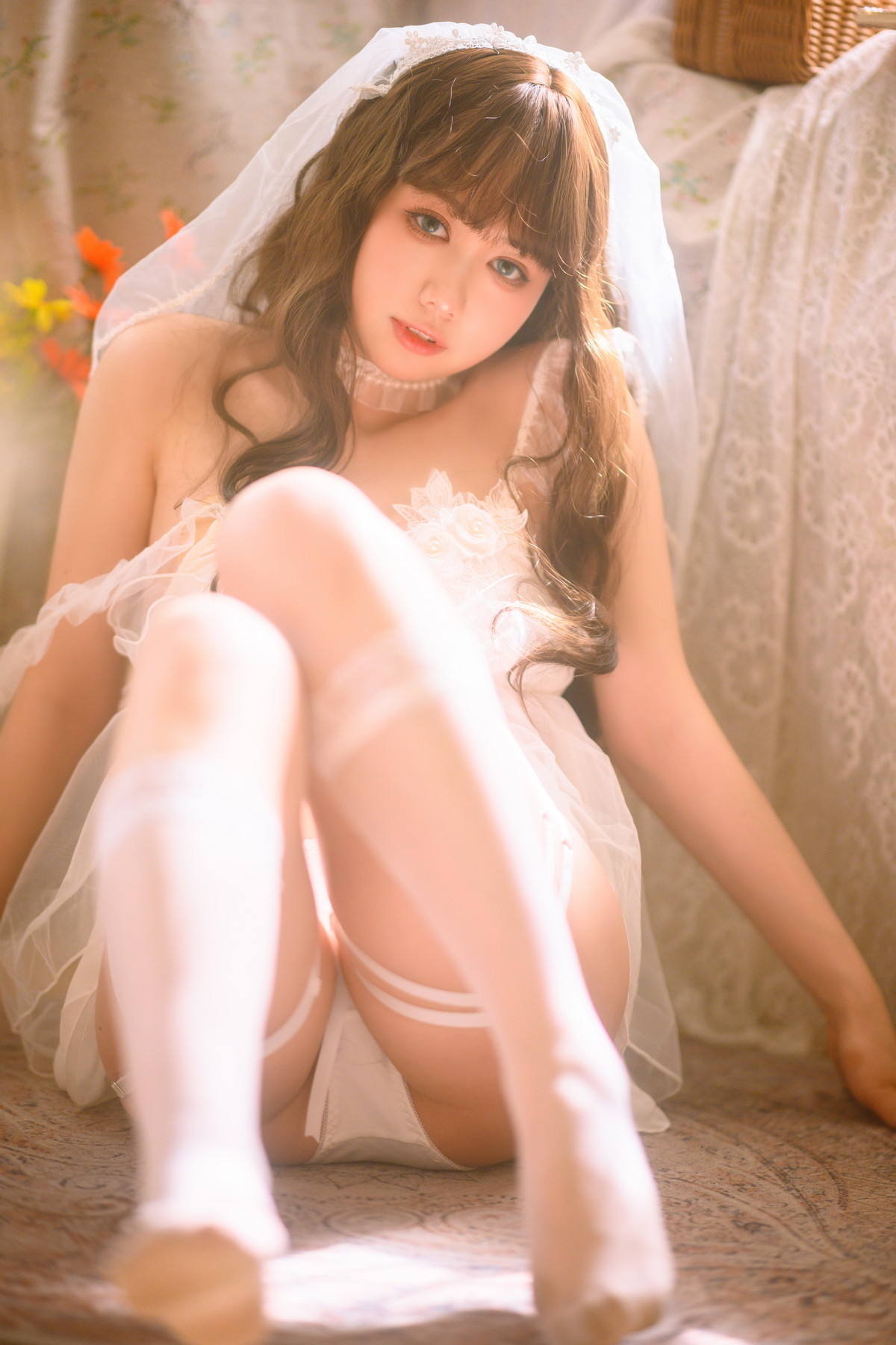 xgyw.top_网络美女渡边早季Saki婚纱主题私房性感白色薄透婚纱配白色蕾丝袜诱惑写真30P