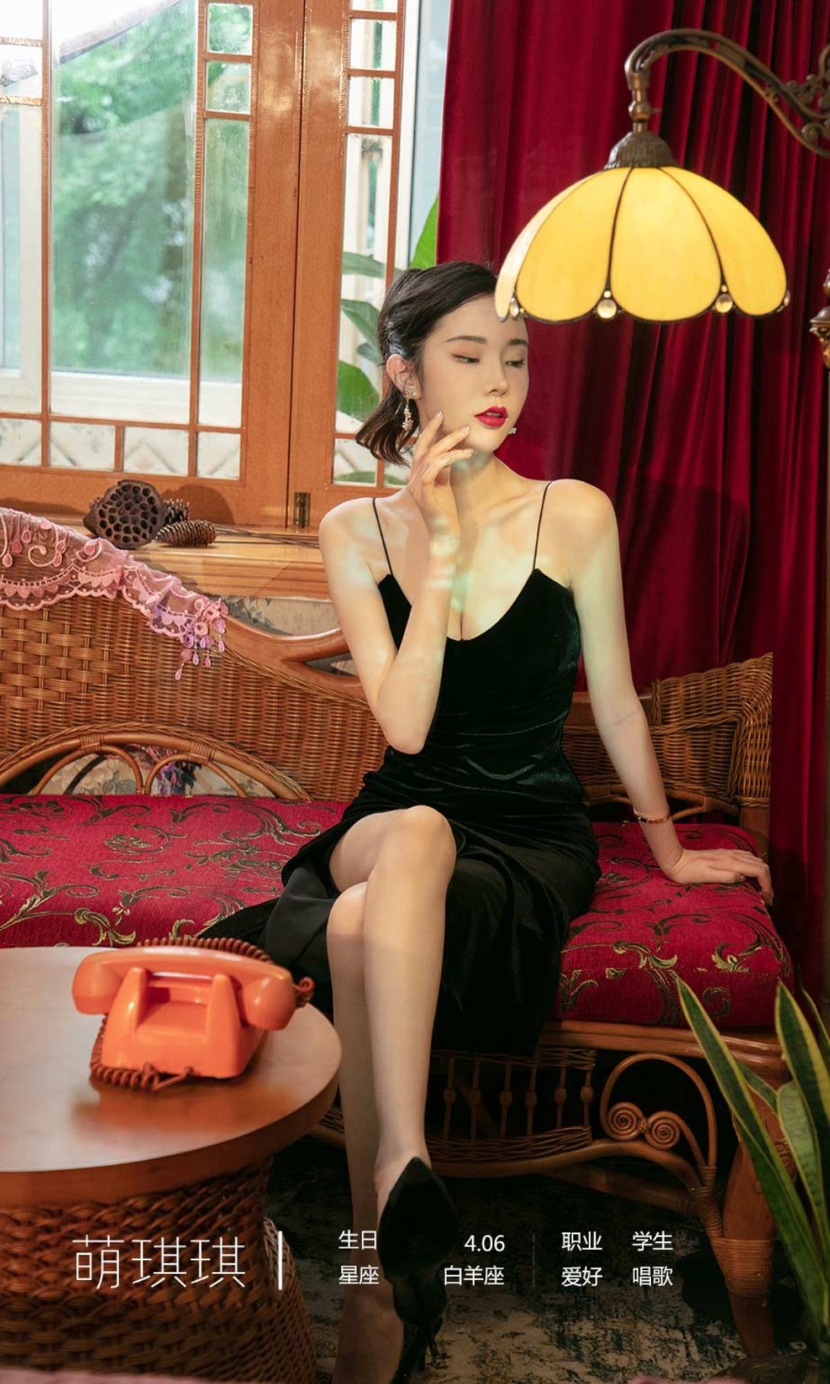 xgyw.top_[Ugirls爱尤物]No.2456_模特萌琪琪唯美诗篇性感黑色吊裙秀完美身材迷人诱惑写真35P