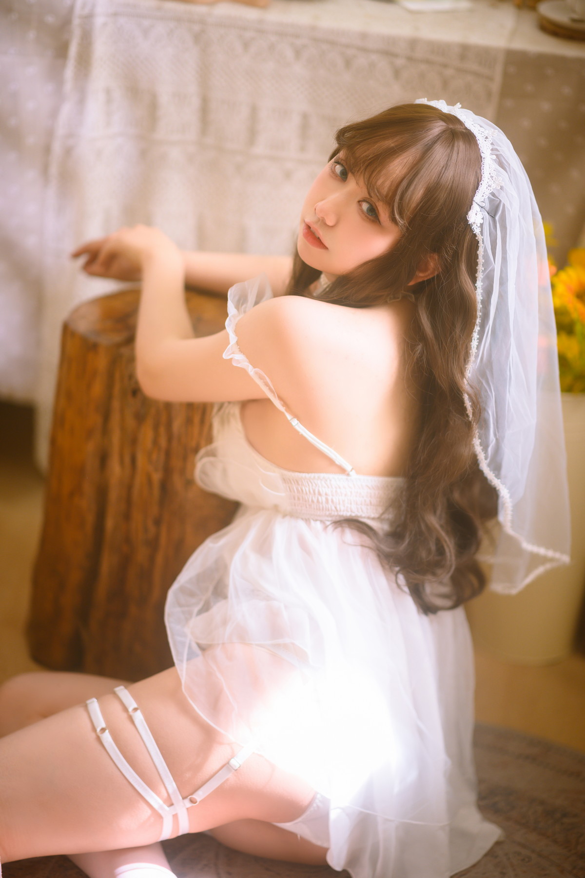 xgyw.top_网络美女渡边早季Saki婚纱主题私房性感白色薄透婚纱配白色蕾丝袜诱惑写真30P