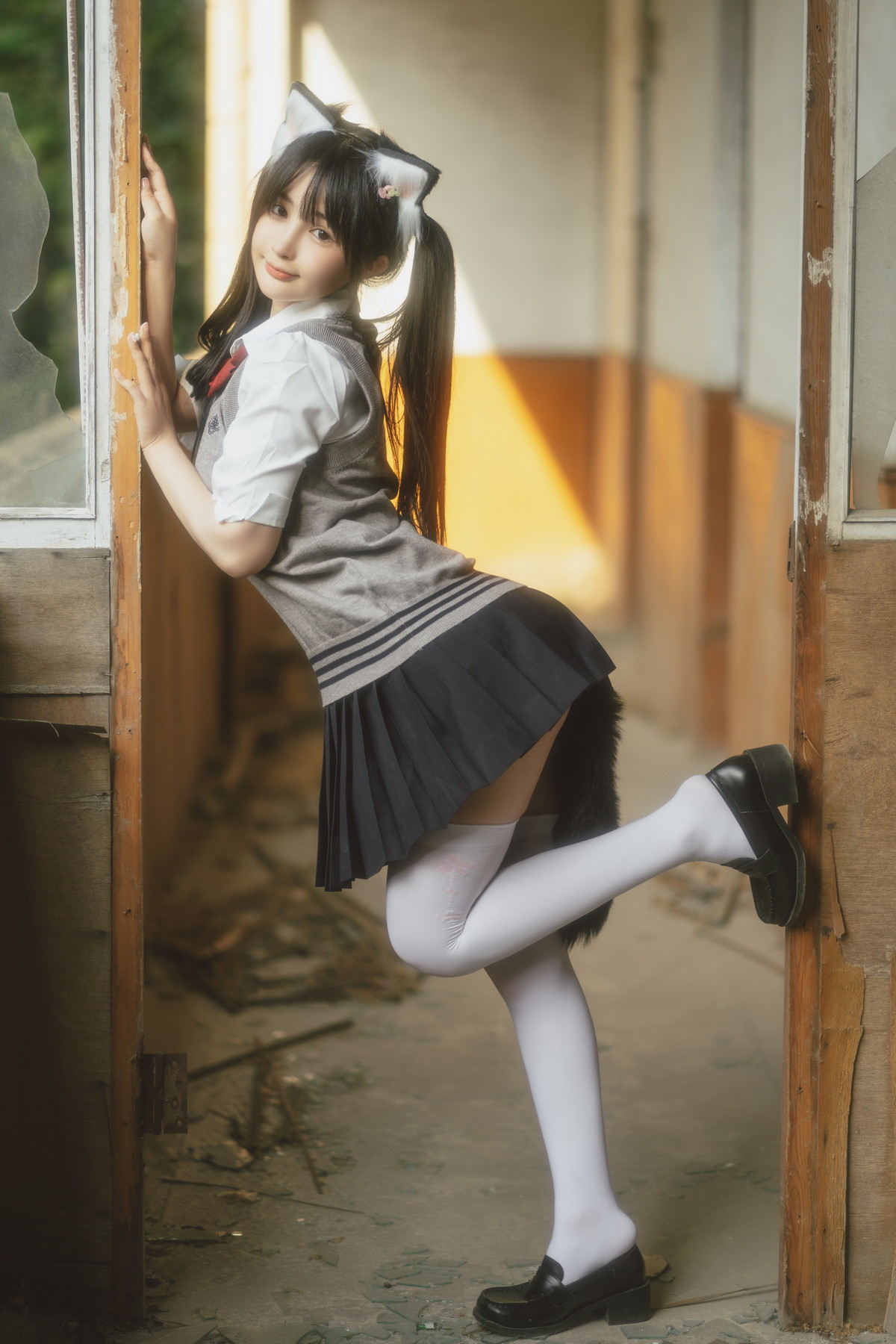 xgyw.top_网络美女桜井宁宁废墟JK主题户外脱性感JK制服露傲人豪乳遮点极致诱惑写真74P