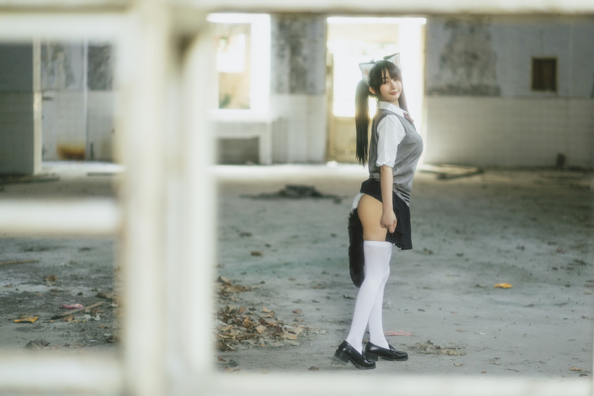 xgyw.top_网络美女桜井宁宁废墟JK主题户外脱性感JK制服露傲人豪乳遮点极致诱惑写真74P