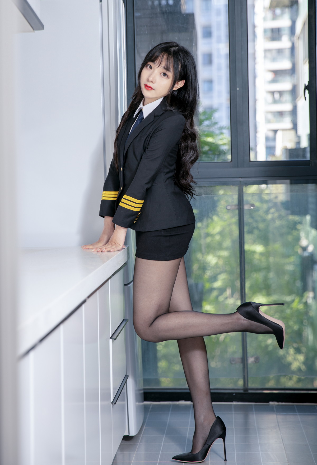 xgyw.top_网络美女豪歌海军授课的诱惑主题性感制服半脱露开档黑丝秀翘臀美腿诱惑写真40P