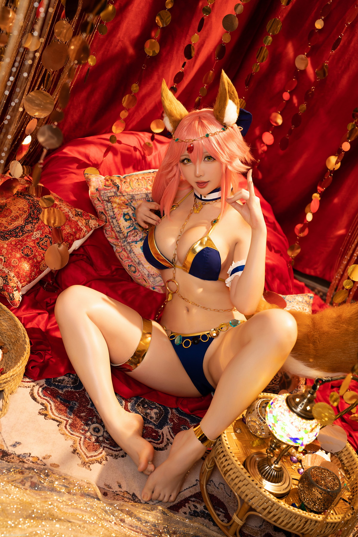 xgyw.top_Coser小姐姐星之迟迟玉藻前舞娘主题居家私房性感金色边内衣秀豪乳诱惑写真36P