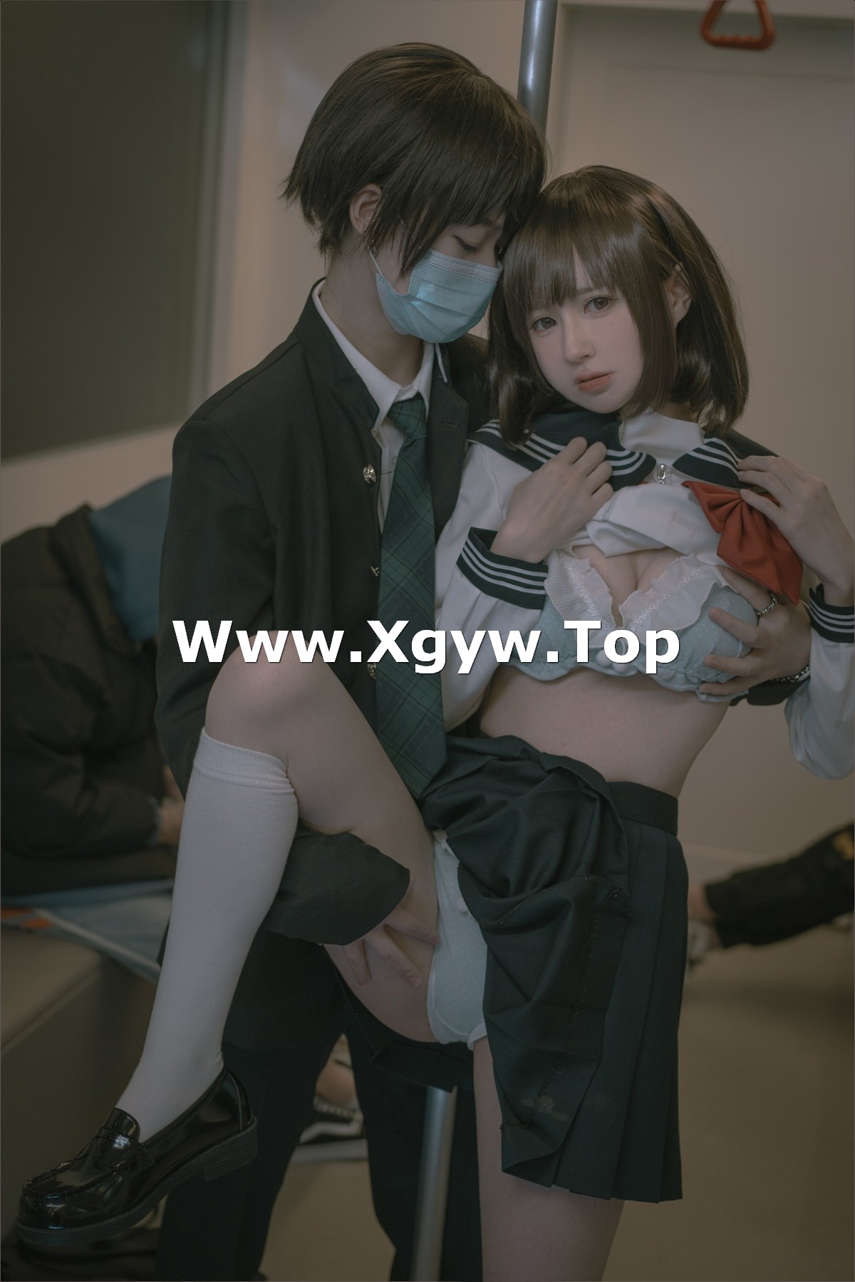xgyw.top_网络美女西园寺南歌电车物语主题电车性侵主题半脱内衣撩人姿势惹火诱惑写真145P