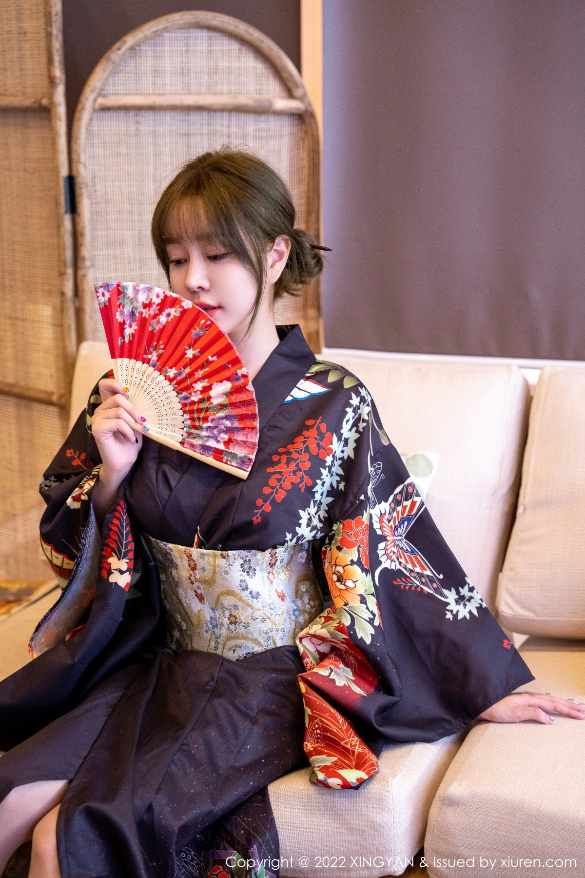 xgyw.top_[XINGYAN星颜社]VOL.154_女神王雨纯脱深色日式和服露性感白色内衣配超薄肉丝诱惑写真82P