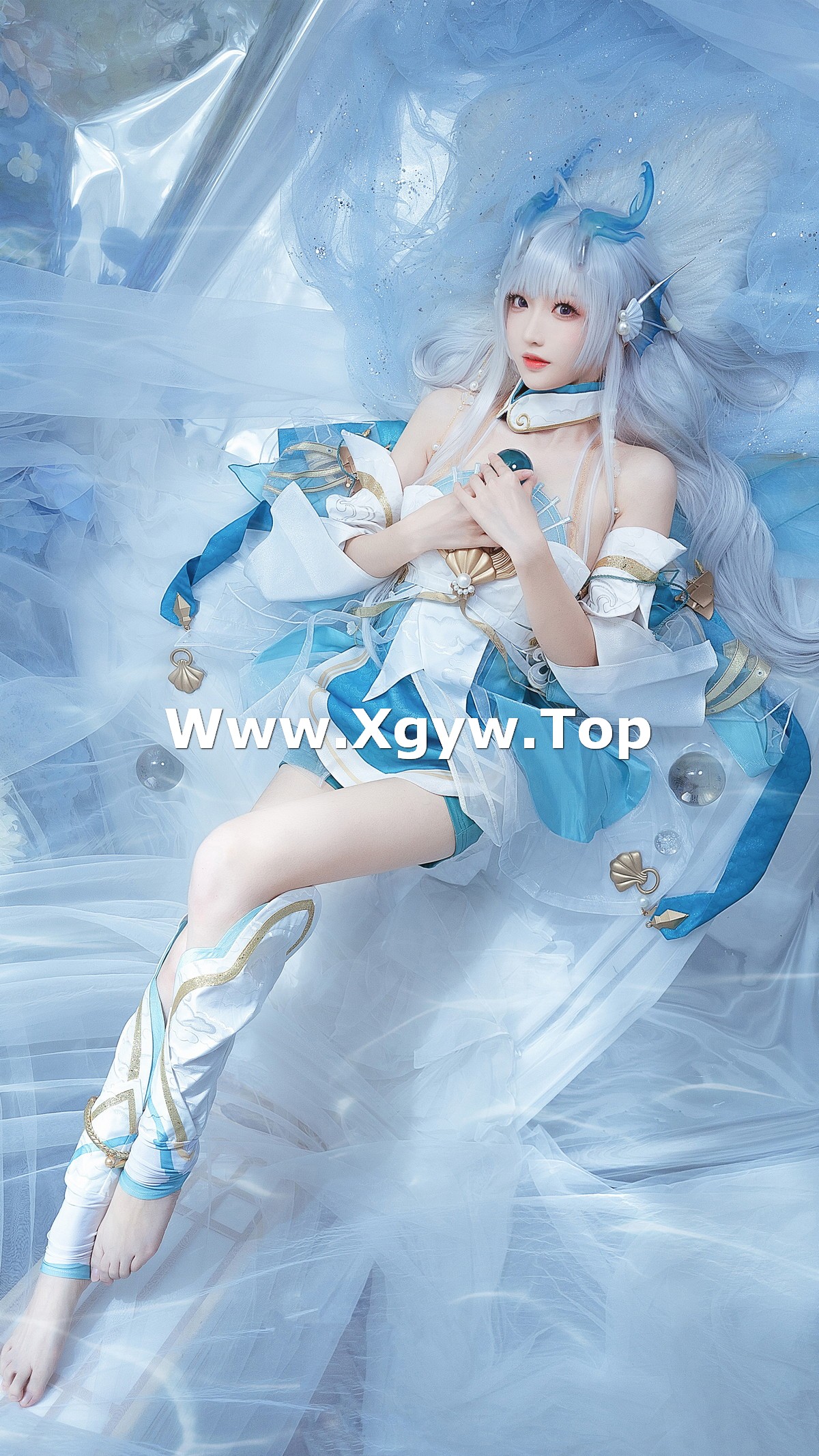 xgyw.top_Coser小姐姐南宫西施主题私房性感露肩蓝色连衣裙秀白嫩美腿性感迷人写真27P