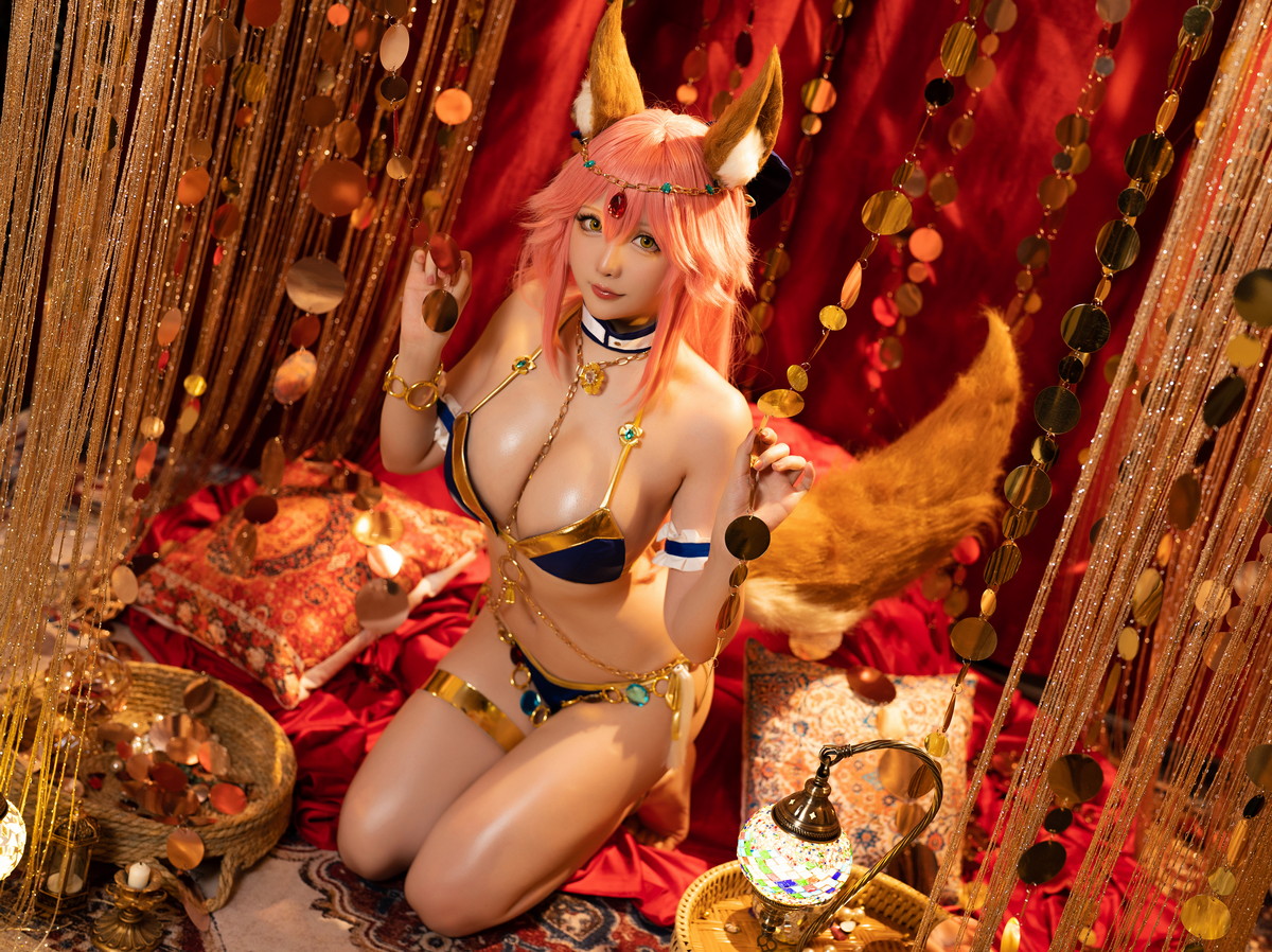 xgyw.top_Coser小姐姐星之迟迟玉藻前舞娘主题居家私房性感金色边内衣秀豪乳诱惑写真36P