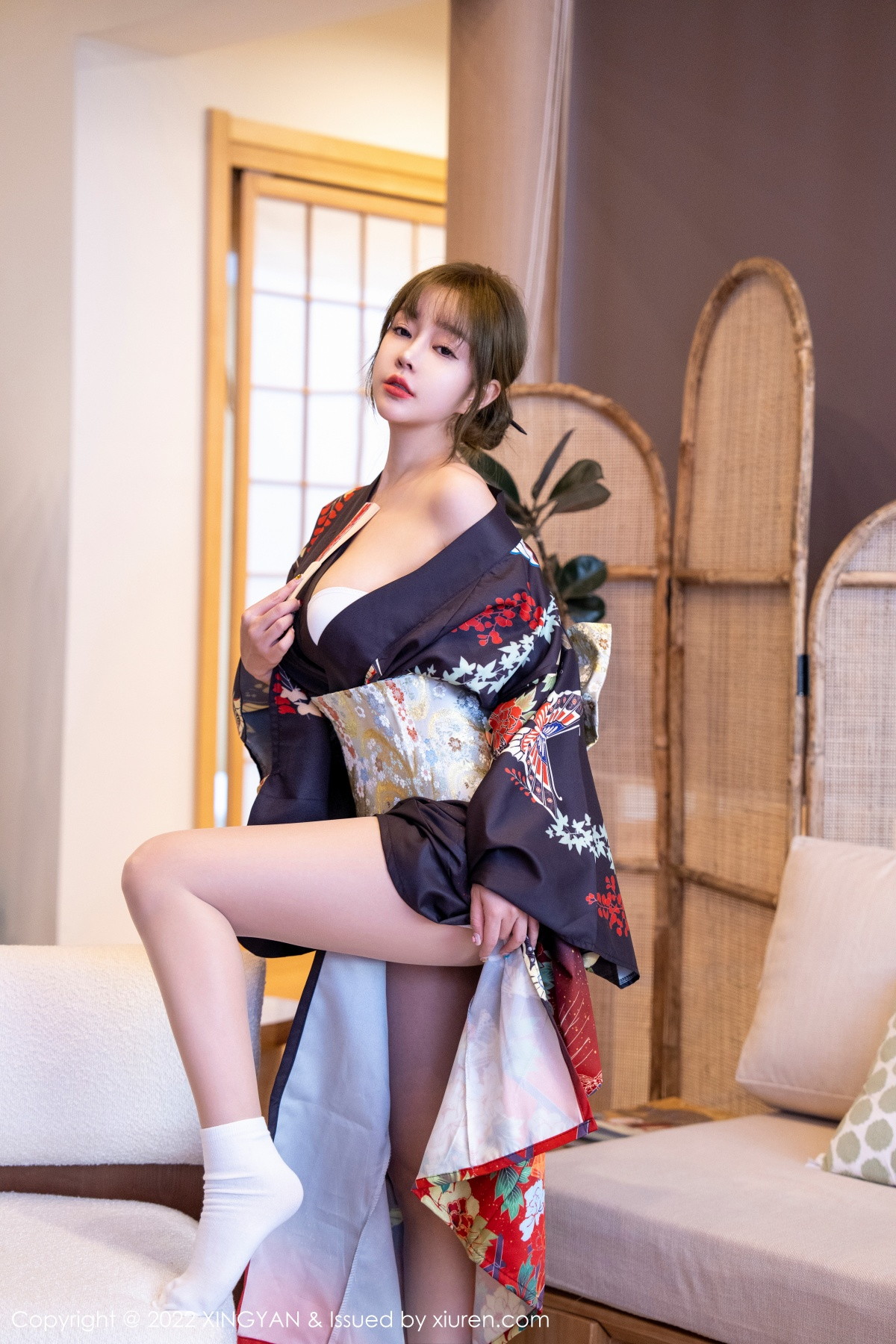 xgyw.top_[XINGYAN星颜社]VOL.154_女神王雨纯脱深色日式和服露性感白色内衣配超薄肉丝诱惑写真82P