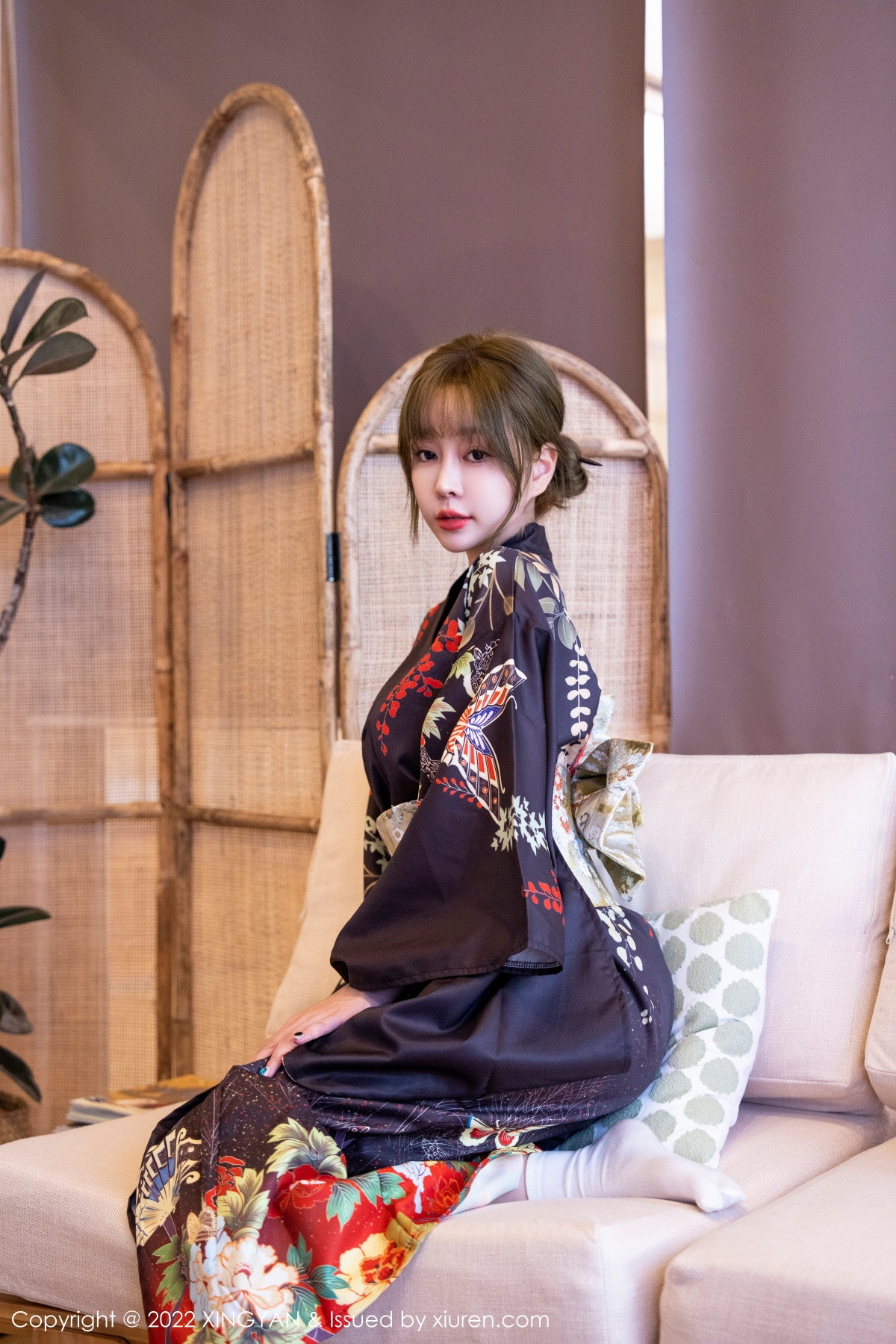 xgyw.top_[XINGYAN星颜社]VOL.154_女神王雨纯脱深色日式和服露性感白色内衣配超薄肉丝诱惑写真82P