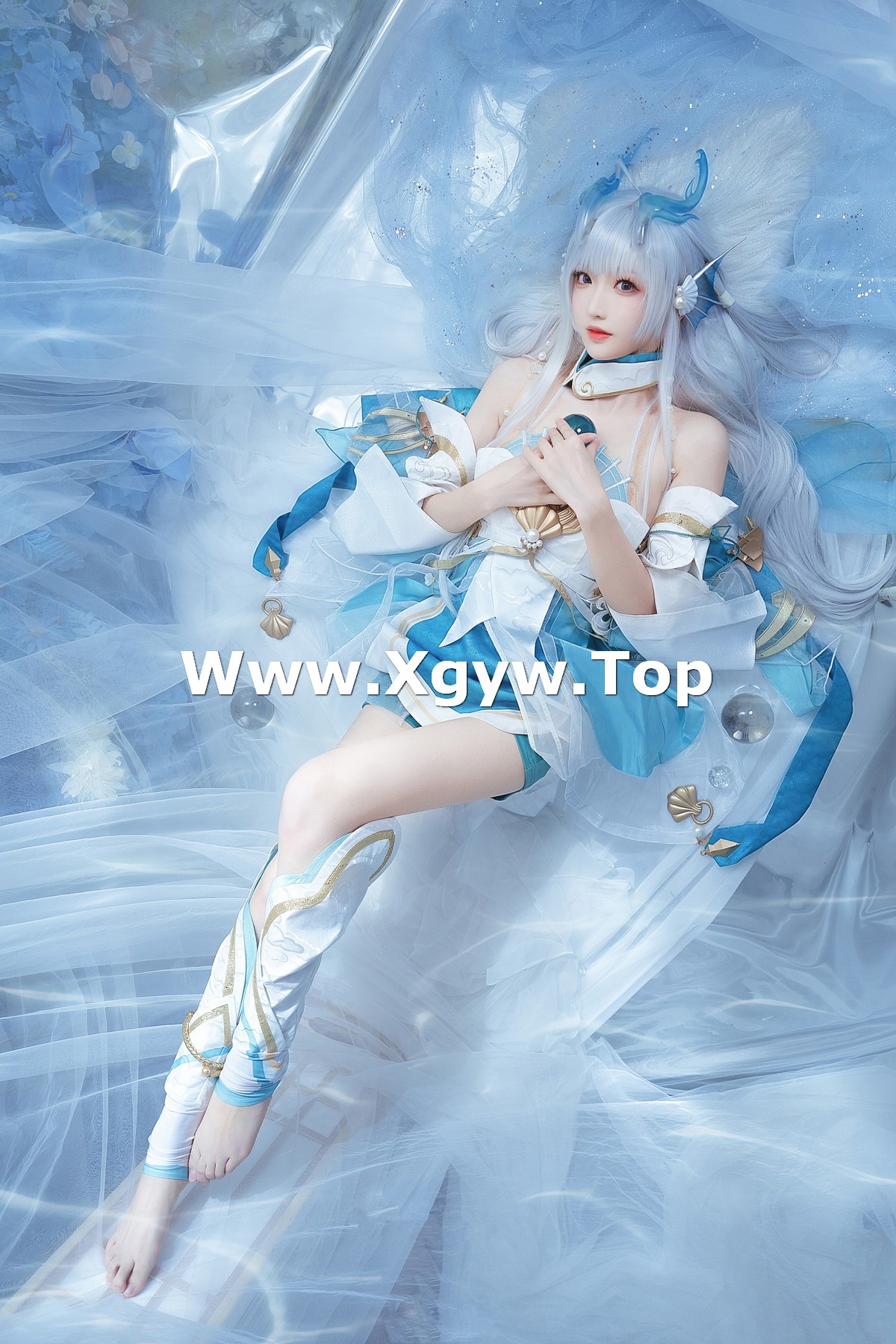 xgyw.top_Coser小姐姐南宫西施主题私房性感露肩蓝色连衣裙秀白嫩美腿性感迷人写真27P