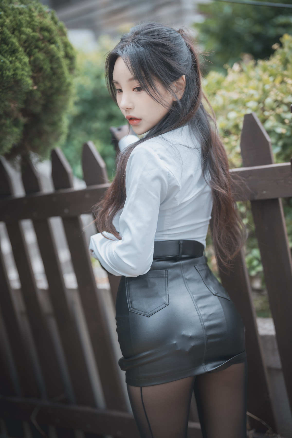 xgyw.top_[DJAWA]No.223_模特Yeeun_Ds Relationship主题私房性感连体黑丝秀翘臀美腿诱惑写真195P