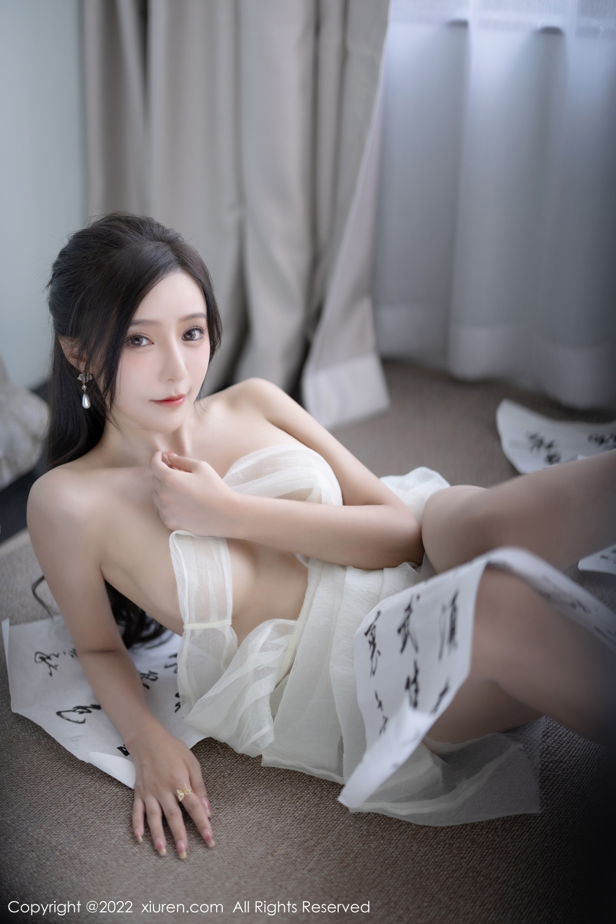 xgyw.top_XiuRen第5846期_女神王馨瑶yanni性感白色连衣裙配超薄肉丝秀翘臀美腿诱惑写真87P