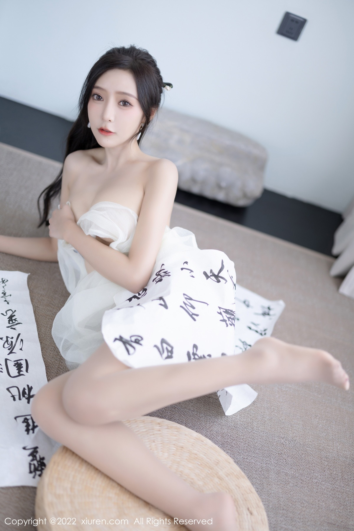 xgyw.top_XiuRen第5846期_女神王馨瑶yanni性感白色连衣裙配超薄肉丝秀翘臀美腿诱惑写真87P