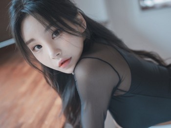 [DJAWA]No.223_车模Yeeun_Ds Relationship主题私人性感贴身黑色丝袜秀蜜桃臀美腿骚扰写真195P