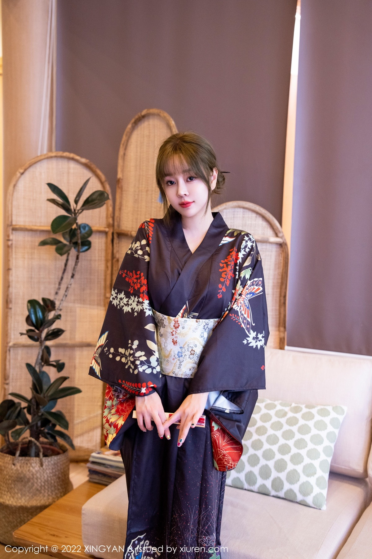 xgyw.top_[XINGYAN星颜社]VOL.154_女神王雨纯脱深色日式和服露性感白色内衣配超薄肉丝诱惑写真82P