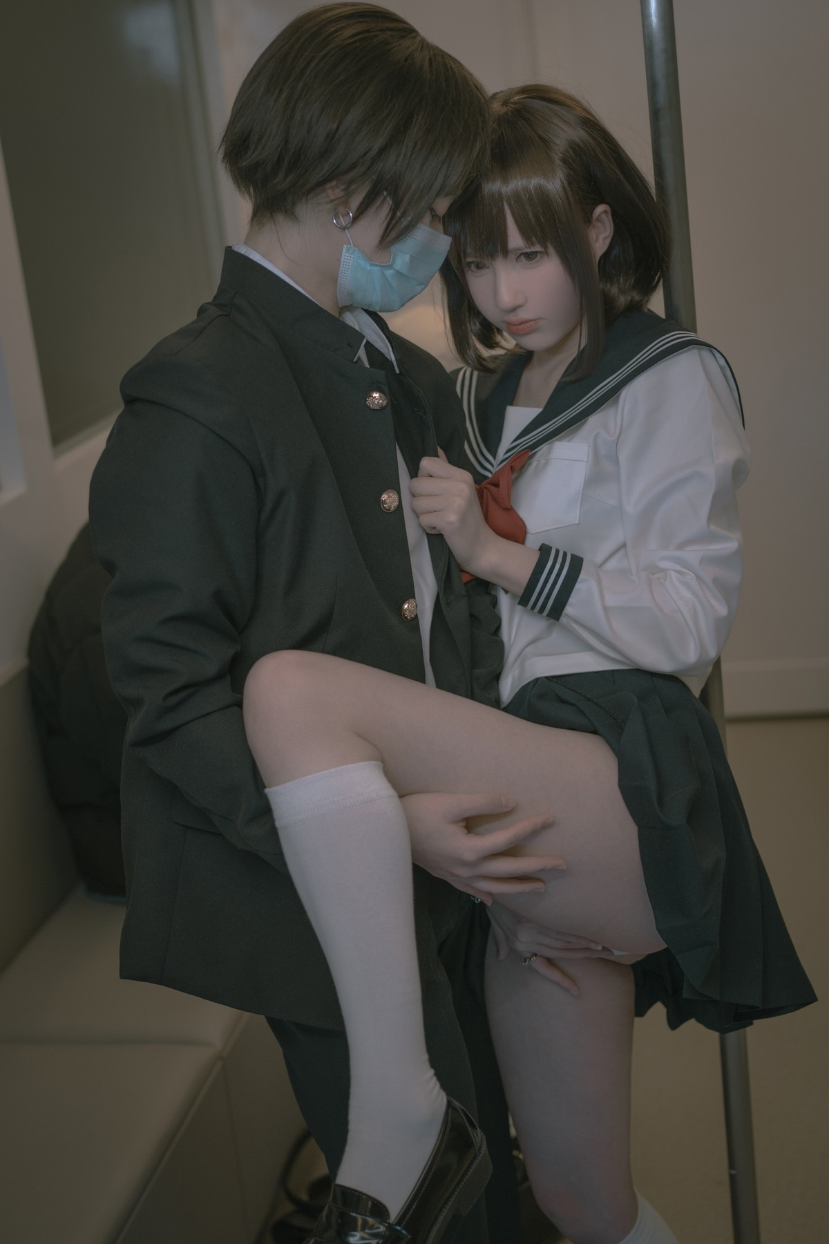 xgyw.top_网络美女西园寺南歌电车物语主题电车性侵主题半脱内衣撩人姿势惹火诱惑写真145P