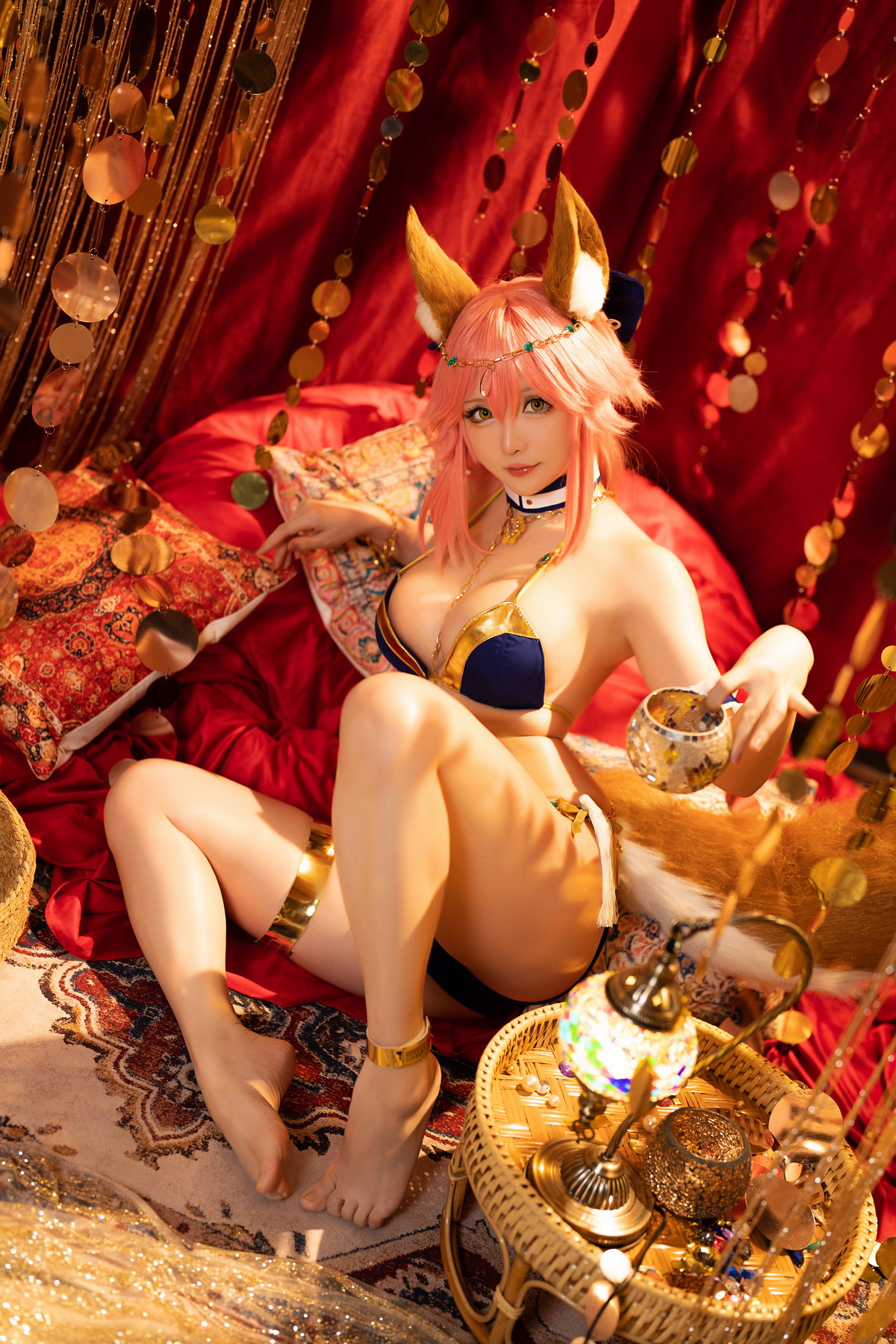 xgyw.top_Coser小姐姐星之迟迟玉藻前舞娘主题居家私房性感金色边内衣秀豪乳诱惑写真36P