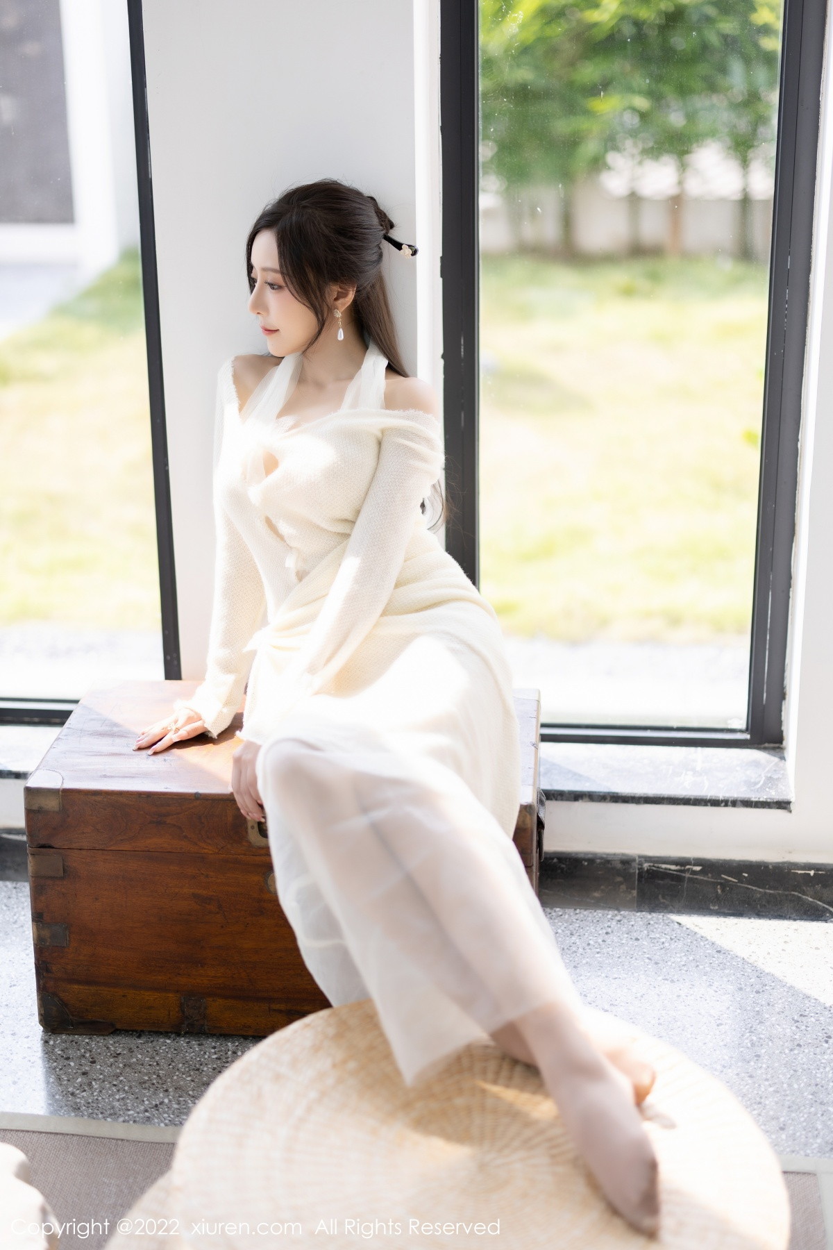 xgyw.top_XiuRen第5846期_女神王馨瑶yanni性感白色连衣裙配超薄肉丝秀翘臀美腿诱惑写真87P