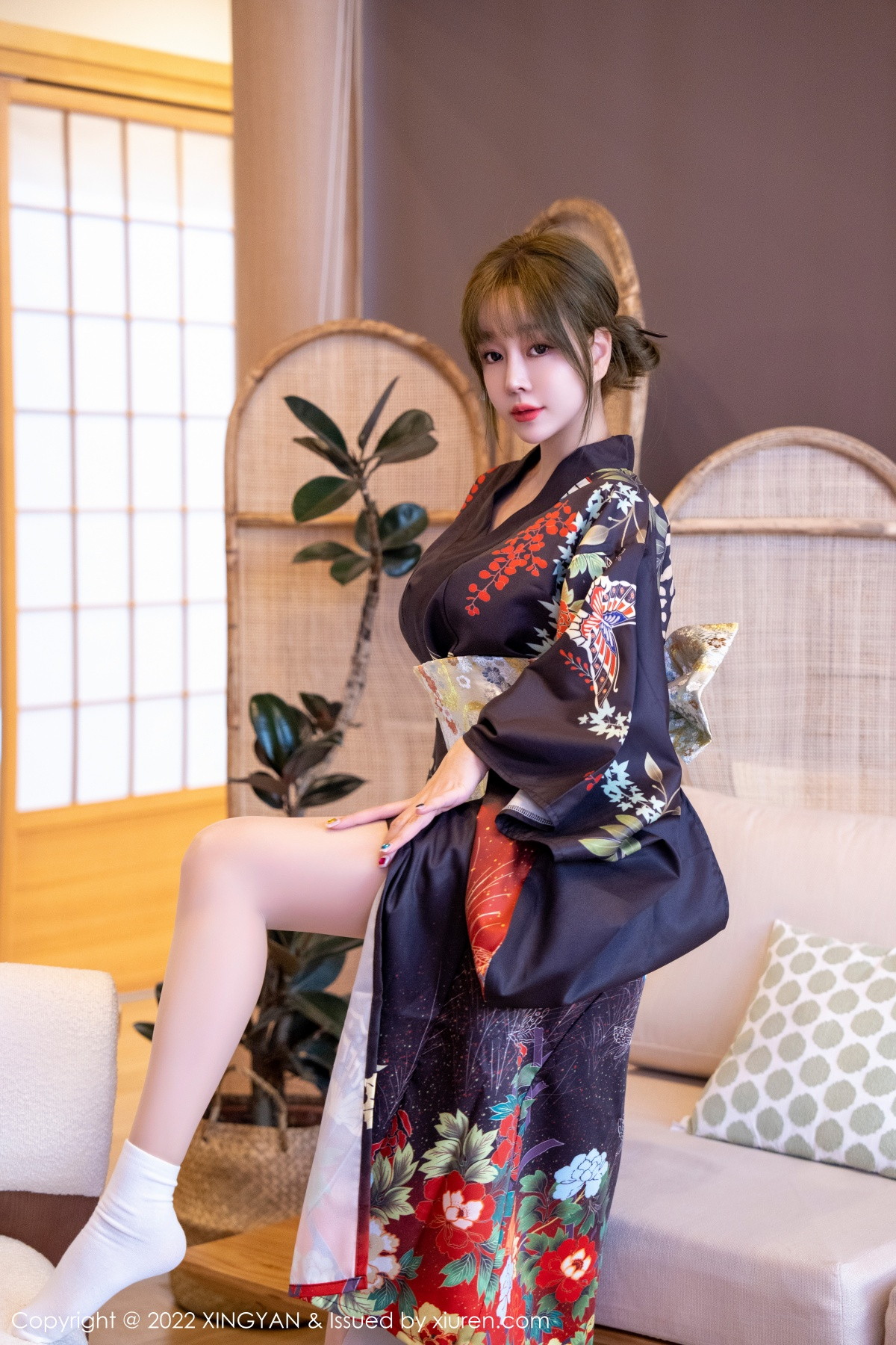 xgyw.top_[XINGYAN星颜社]VOL.154_女神王雨纯脱深色日式和服露性感白色内衣配超薄肉丝诱惑写真82P