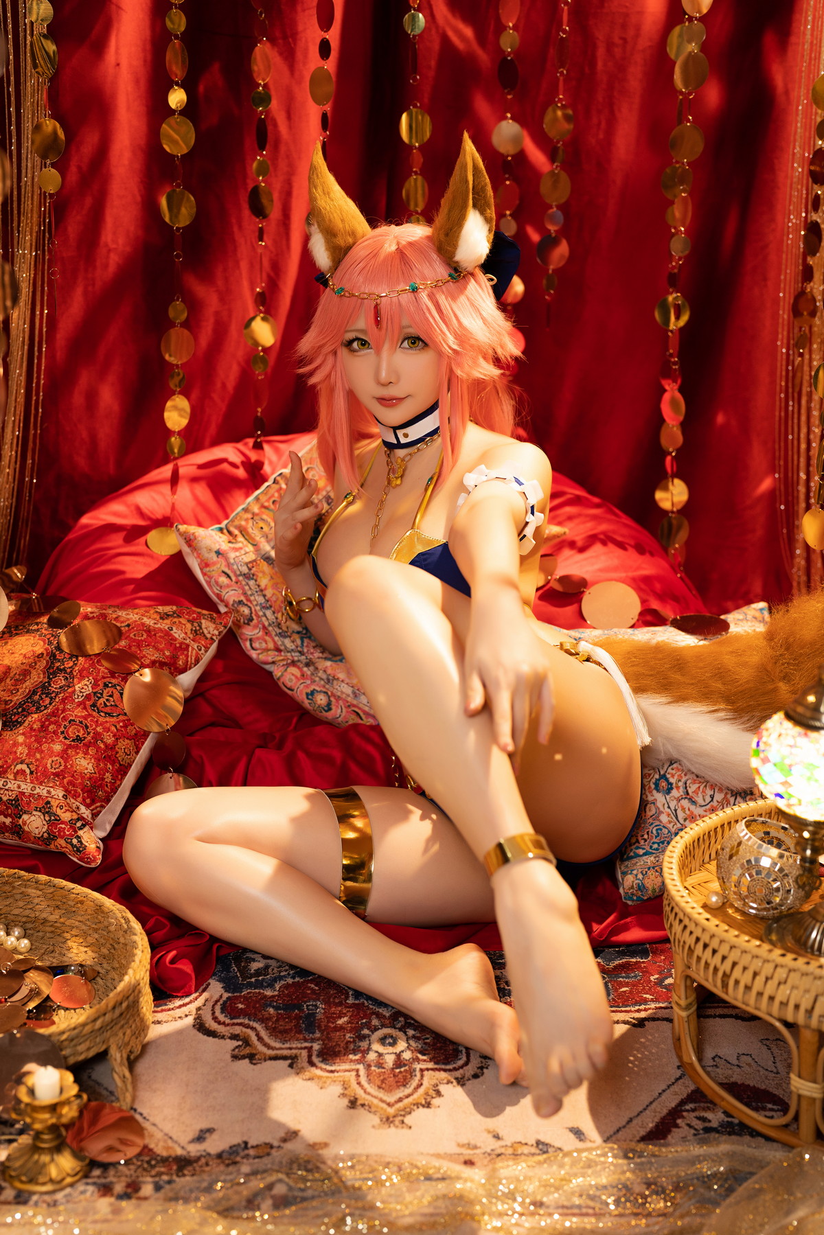 xgyw.top_Coser小姐姐星之迟迟玉藻前舞娘主题居家私房性感金色边内衣秀豪乳诱惑写真36P