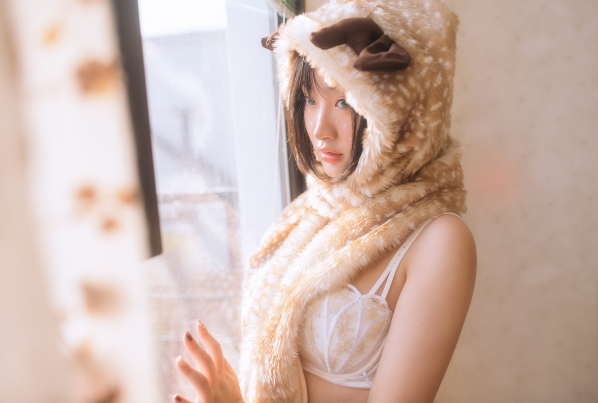 xgyw.top_网络美女野百合圣诞主题私房性感小鹿装扮性感蕾丝内衣秀傲人豪乳诱惑写真34P