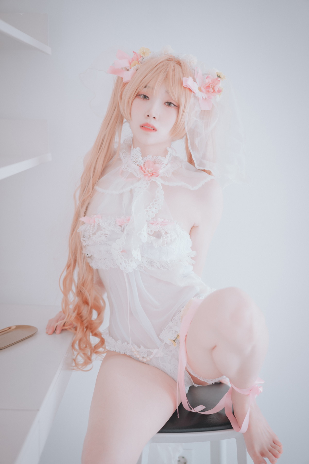 xgyw.top_[DJAWA]No.224_模特Bambi_God Mother Heket主题性感粉白色情趣服秀火辣身材诱惑写真201P