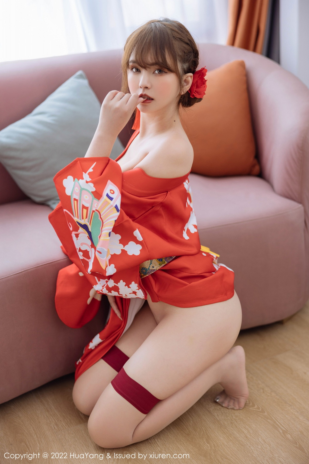xgyw.top_[HuaYang花漾]Vol.518_模特张思允Nice西双版纳旅拍红色真空和服半脱露豪乳诱惑写真64P