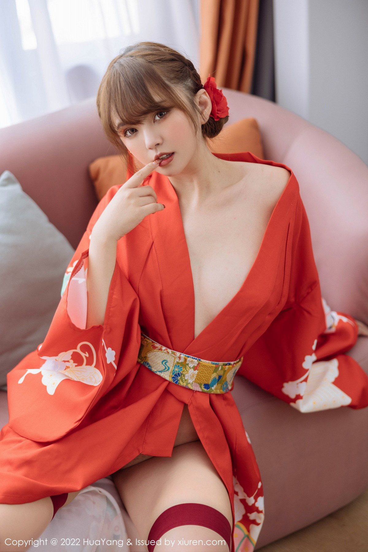 xgyw.top_[HuaYang花漾]Vol.518_模特张思允Nice西双版纳旅拍红色真空和服半脱露豪乳诱惑写真64P