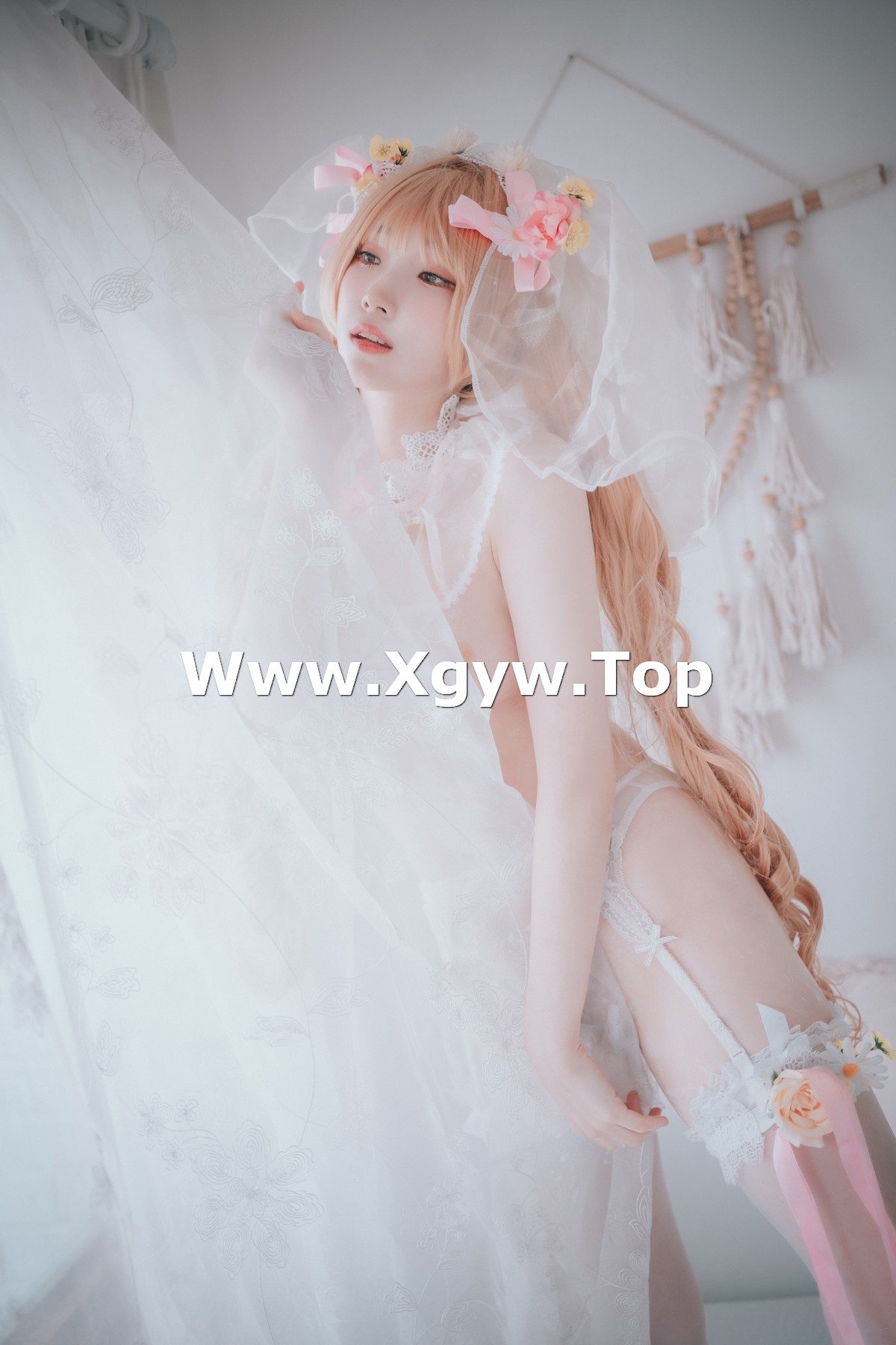 xgyw.top_[DJAWA]No.224_模特Bambi_God Mother Heket主题性感粉白色情趣服秀火辣身材诱惑写真201P