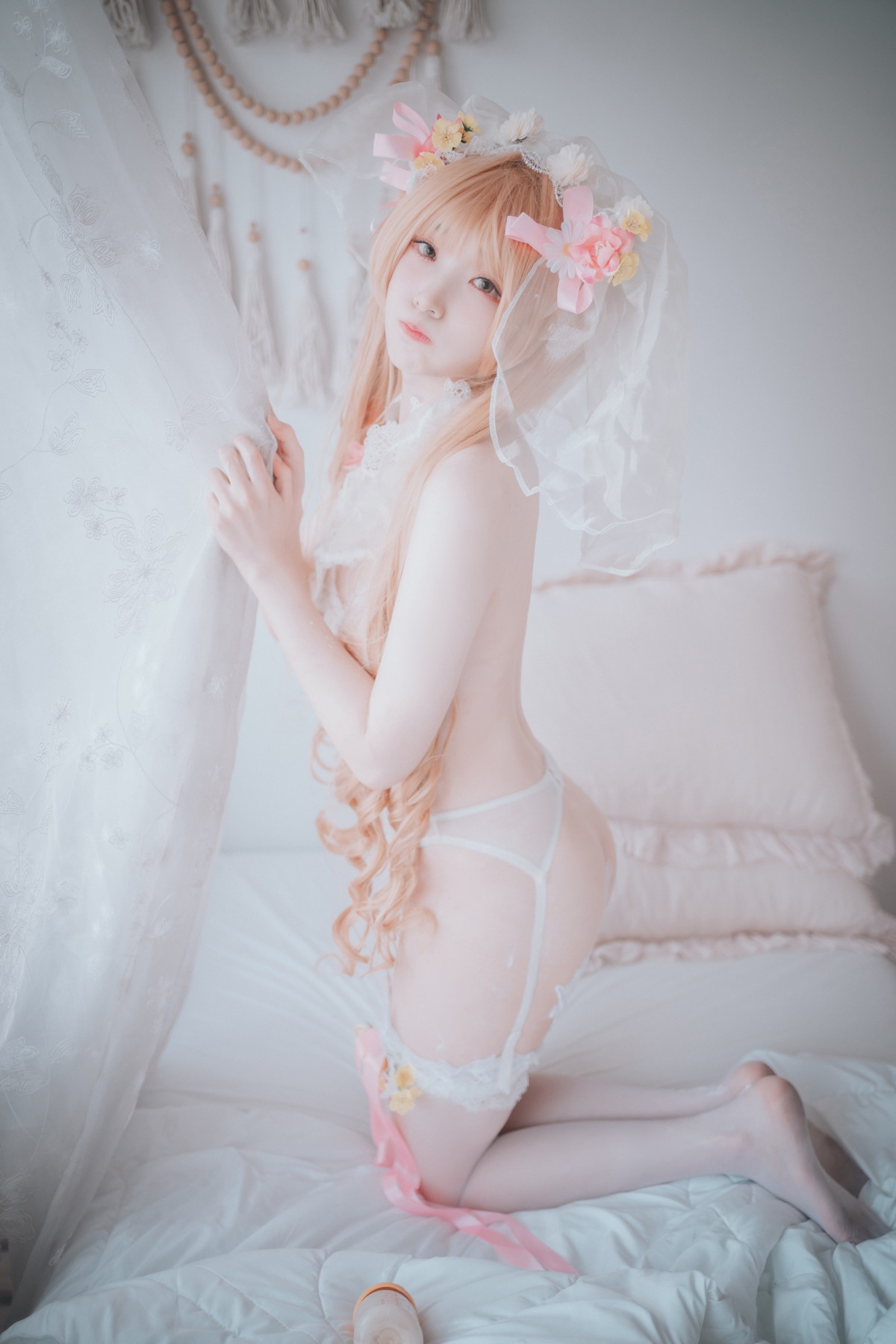 xgyw.top_[DJAWA]No.224_模特Bambi_God Mother Heket主题性感粉白色情趣服秀火辣身材诱惑写真201P