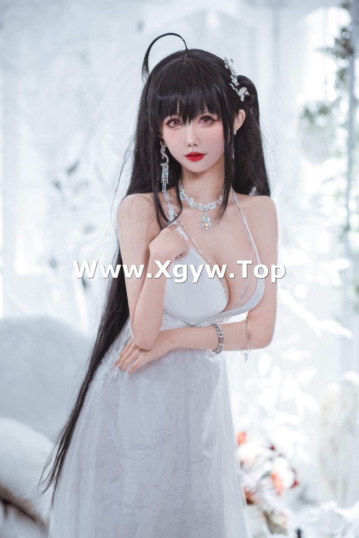 xgyw.top_Coser美女仙女月大凤纯白婚纱主题性感白色薄纱配白色吊袜秀完美身材诱惑写真30P