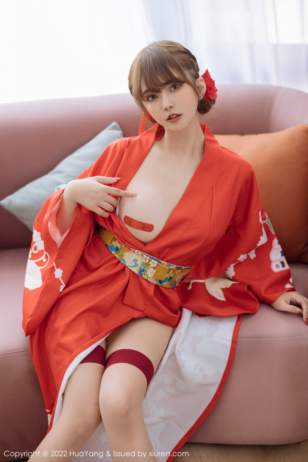 xgyw.top_[HuaYang花漾]Vol.518_模特张思允Nice西双版纳旅拍红色真空和服半脱露豪乳诱惑写真64P