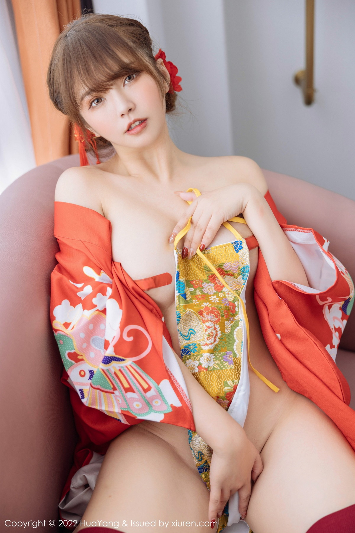 xgyw.top_[HuaYang花漾]Vol.518_模特张思允Nice西双版纳旅拍红色真空和服半脱露豪乳诱惑写真64P