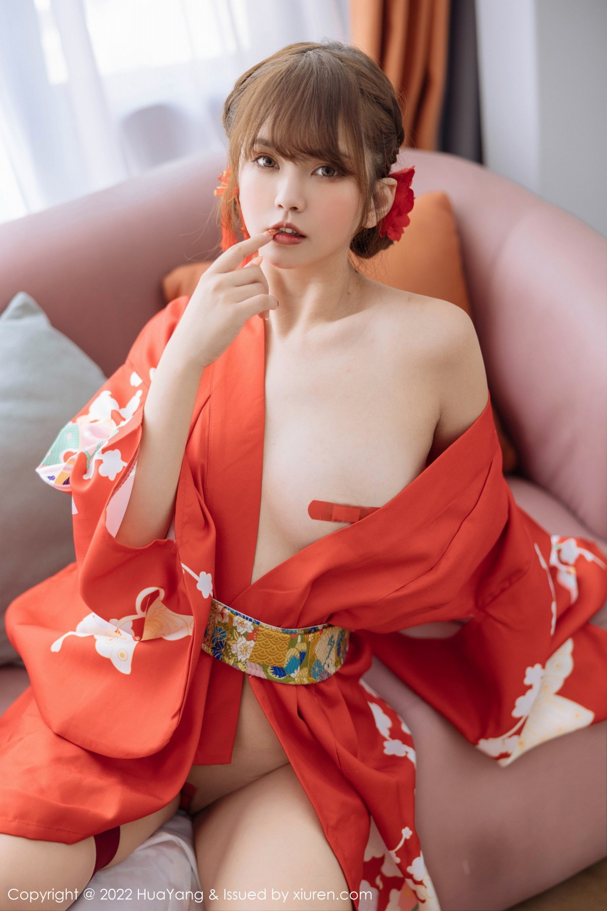 xgyw.top_[HuaYang花漾]Vol.518_模特张思允Nice西双版纳旅拍红色真空和服半脱露豪乳诱惑写真64P