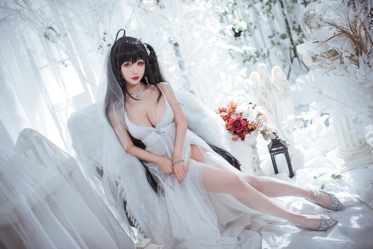 xgyw.top_Coser美女仙女月大凤纯白婚纱主题性感白色薄纱配白色吊袜秀完美身材诱惑写真30P