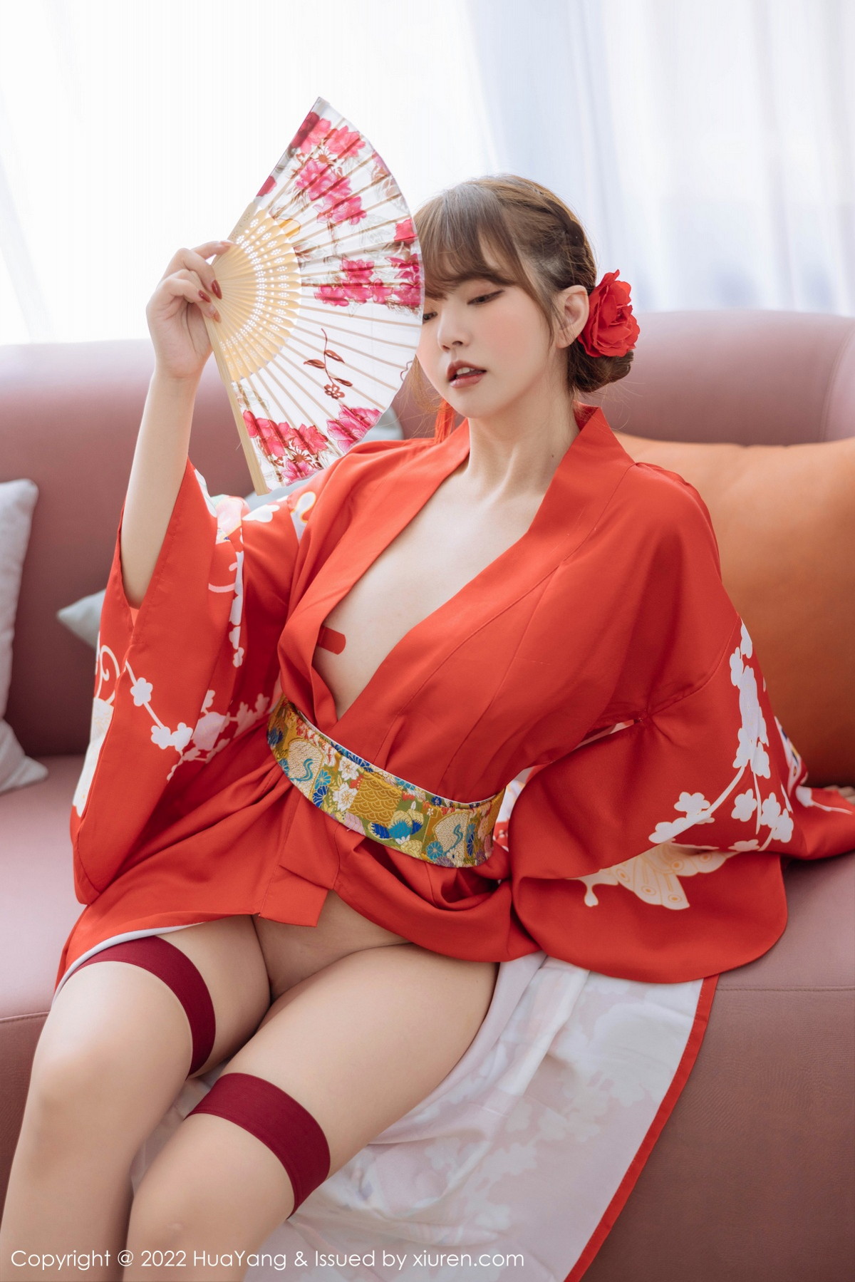 xgyw.top_[HuaYang花漾]Vol.518_模特张思允Nice西双版纳旅拍红色真空和服半脱露豪乳诱惑写真64P