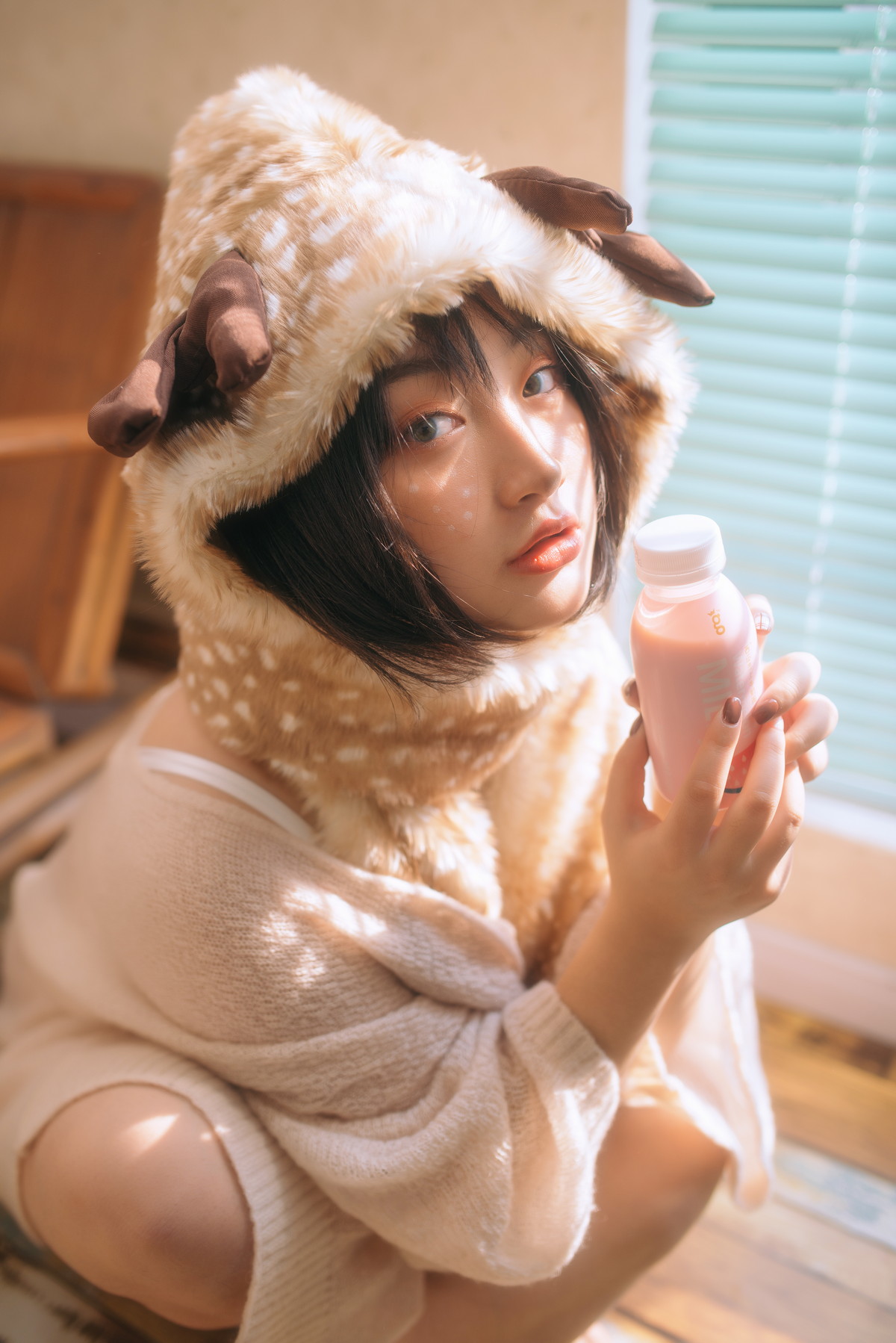 xgyw.top_网络美女野百合圣诞主题私房性感小鹿装扮性感蕾丝内衣秀傲人豪乳诱惑写真34P