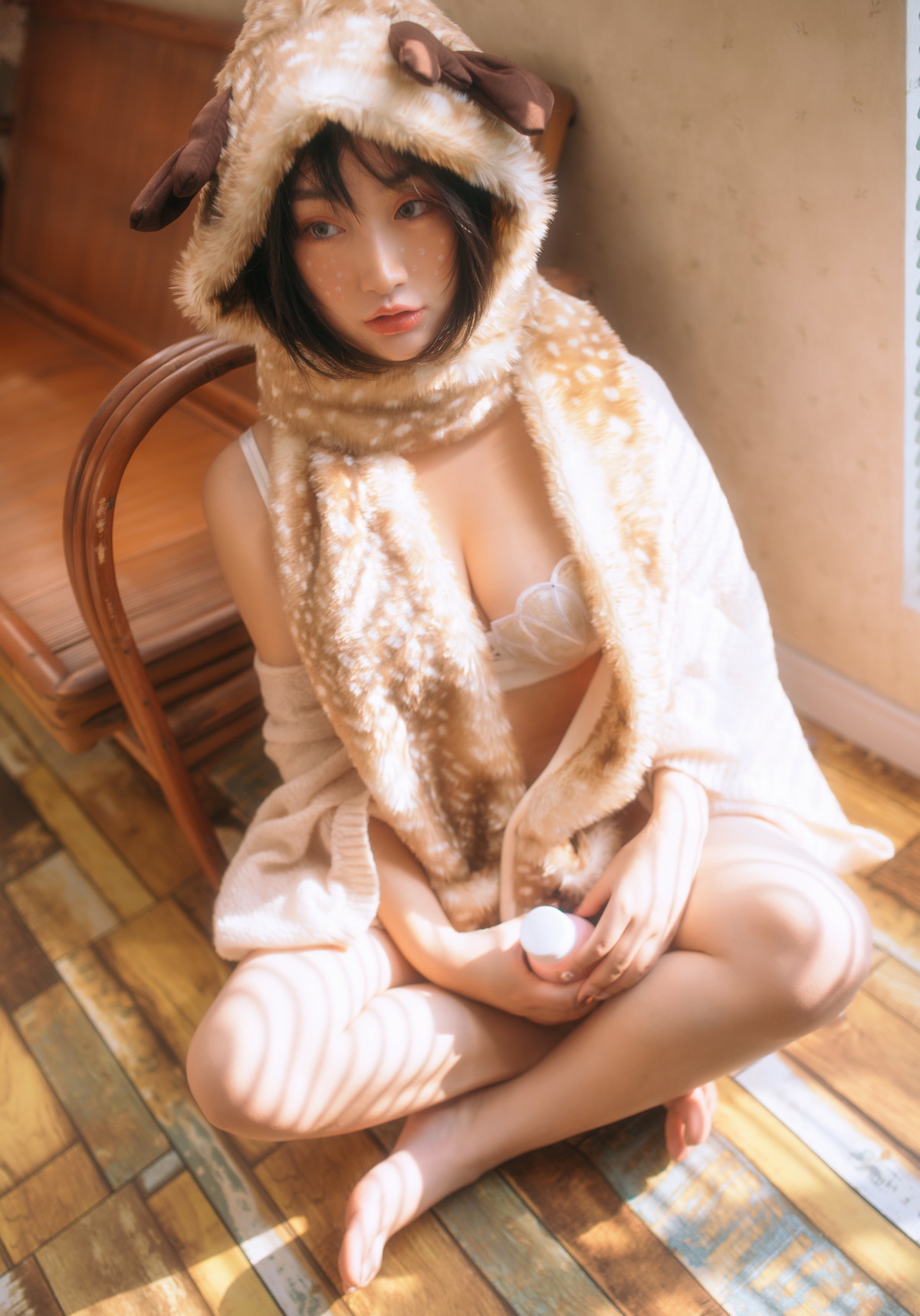 xgyw.top_网络美女野百合圣诞主题私房性感小鹿装扮性感蕾丝内衣秀傲人豪乳诱惑写真34P