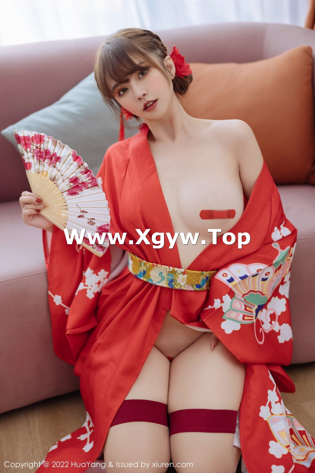 xgyw.top_[HuaYang花漾]Vol.518_模特张思允Nice西双版纳旅拍红色真空和服半脱露豪乳诱惑写真64P