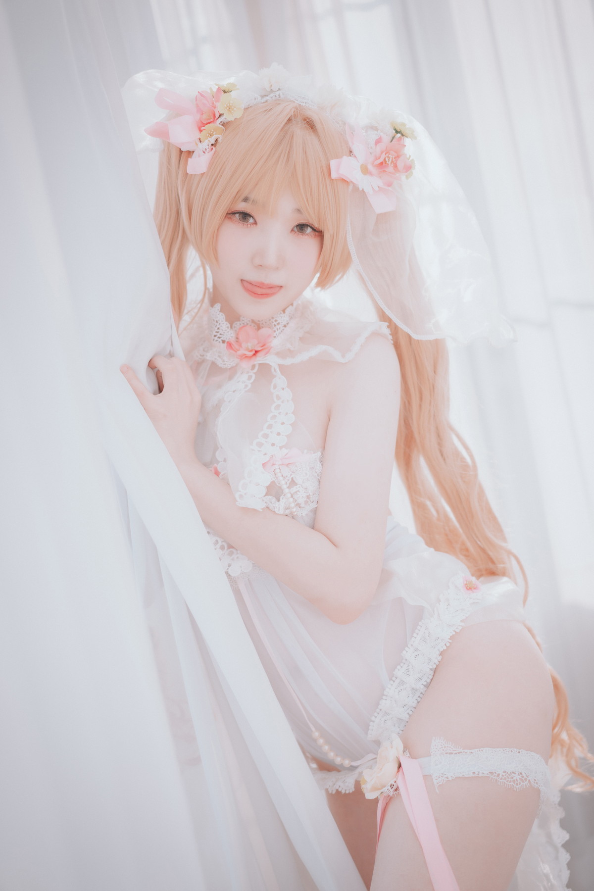 xgyw.top_[DJAWA]No.224_模特Bambi_God Mother Heket主题性感粉白色情趣服秀火辣身材诱惑写真201P