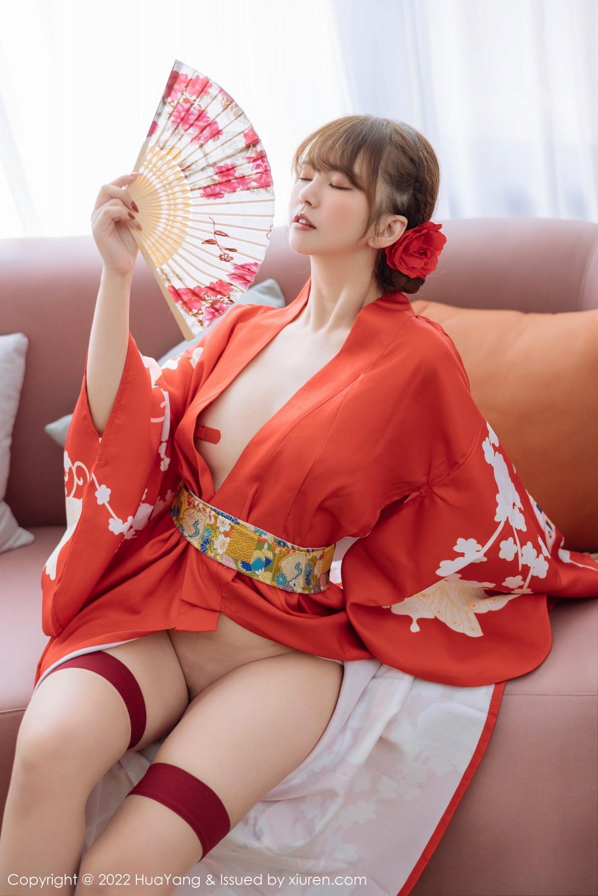 xgyw.top_[HuaYang花漾]Vol.518_模特张思允Nice西双版纳旅拍红色真空和服半脱露豪乳诱惑写真64P