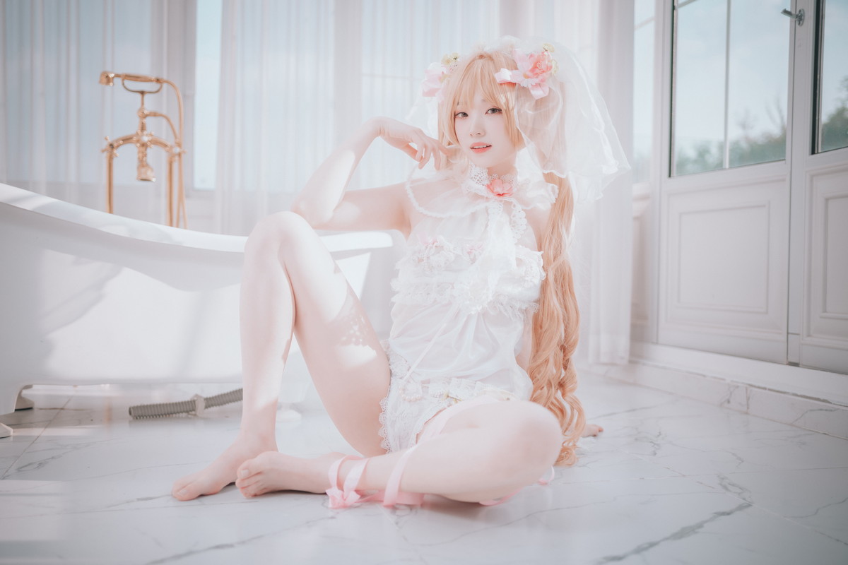 xgyw.top_[DJAWA]No.224_模特Bambi_God Mother Heket主题性感粉白色情趣服秀火辣身材诱惑写真201P