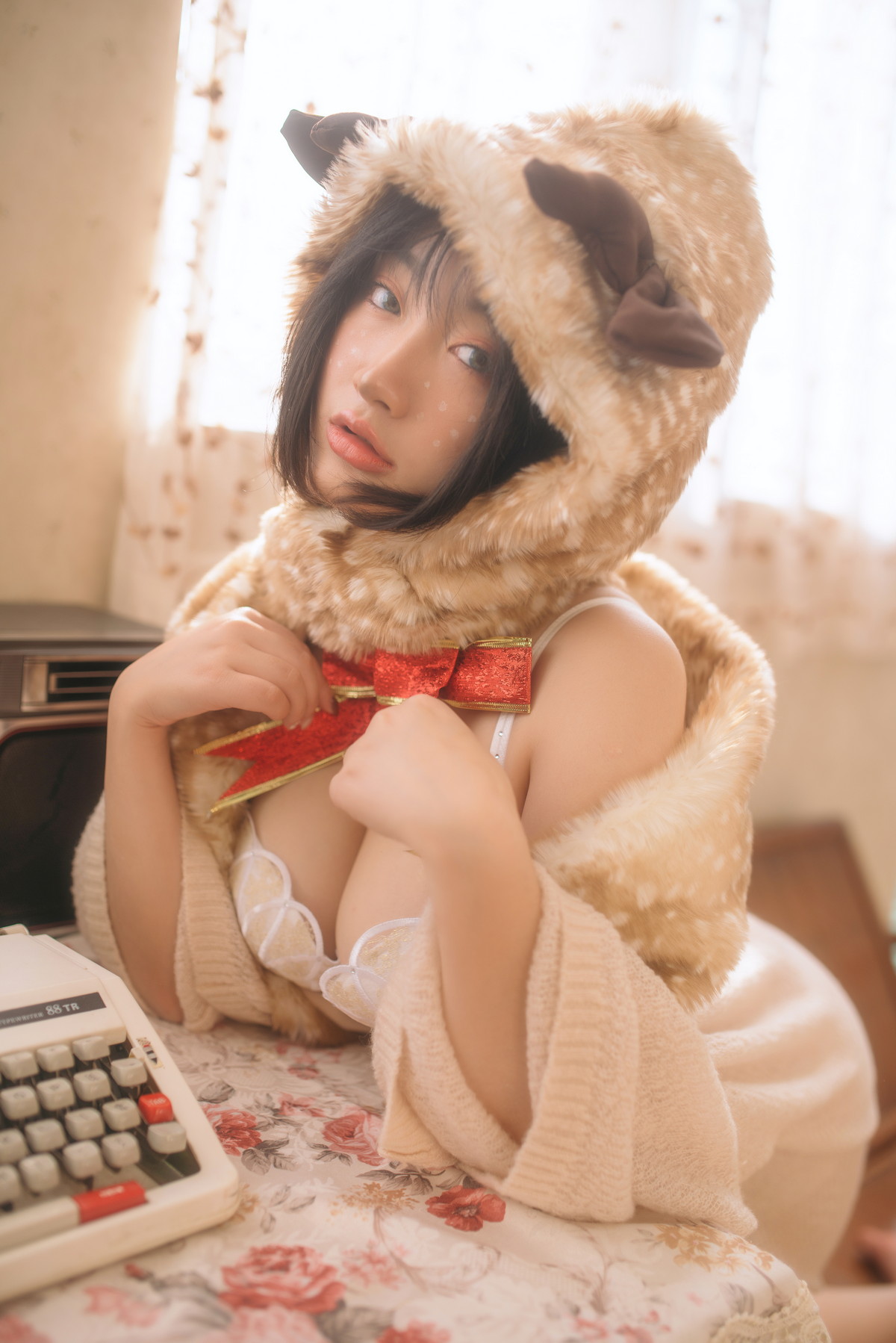 xgyw.top_网络美女野百合圣诞主题私房性感小鹿装扮性感蕾丝内衣秀傲人豪乳诱惑写真34P