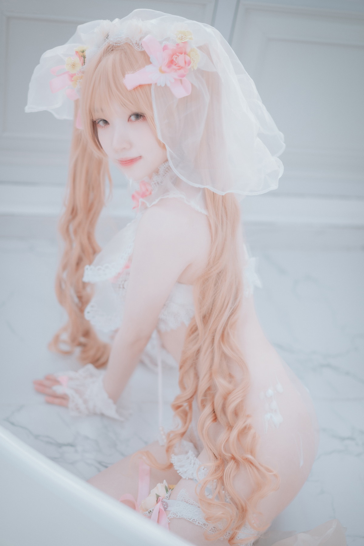 xgyw.top_[DJAWA]No.224_模特Bambi_God Mother Heket主题性感粉白色情趣服秀火辣身材诱惑写真201P