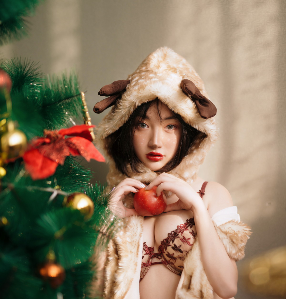 xgyw.top_网络美女野百合圣诞主题私房性感小鹿装扮性感蕾丝内衣秀傲人豪乳诱惑写真34P