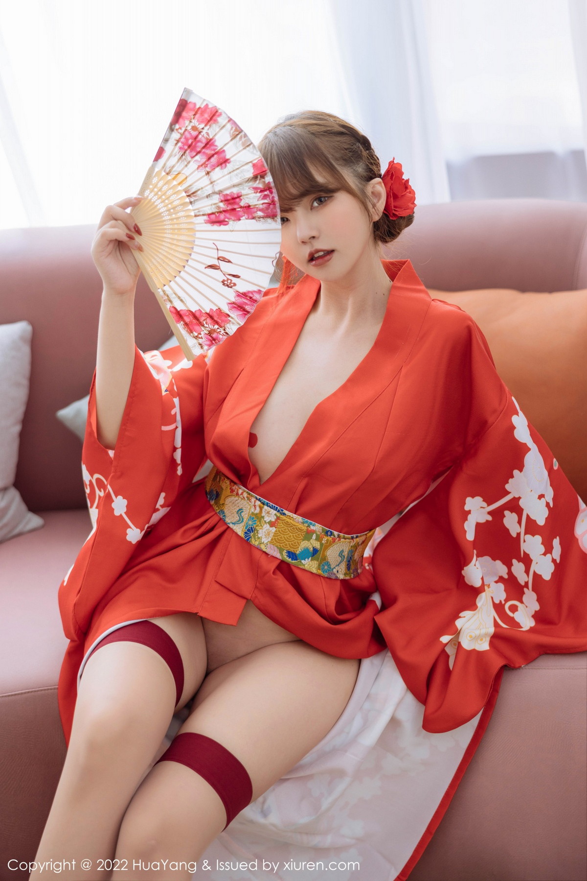 xgyw.top_[HuaYang花漾]Vol.518_模特张思允Nice西双版纳旅拍红色真空和服半脱露豪乳诱惑写真64P
