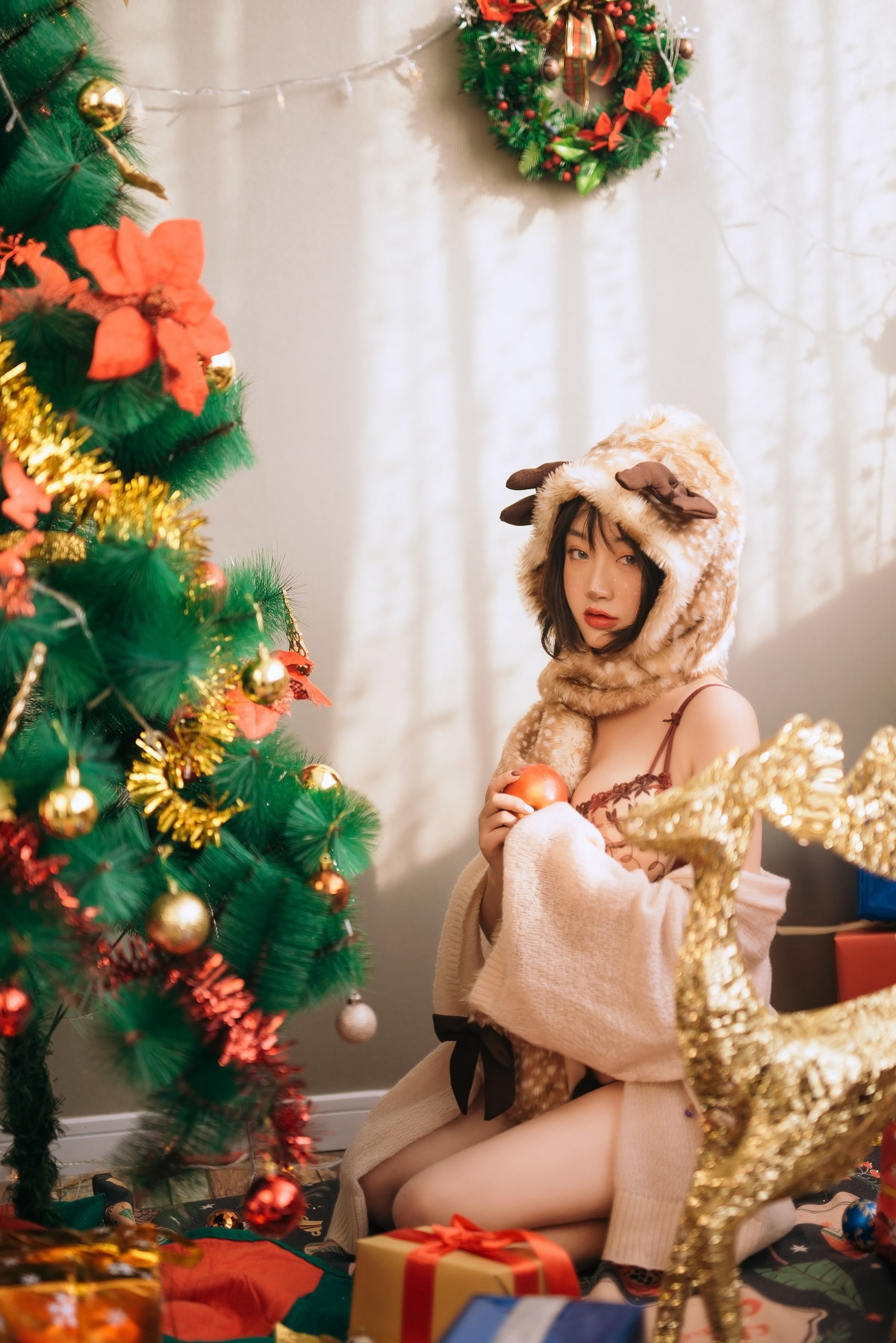 xgyw.top_网络美女野百合圣诞主题私房性感小鹿装扮性感蕾丝内衣秀傲人豪乳诱惑写真34P