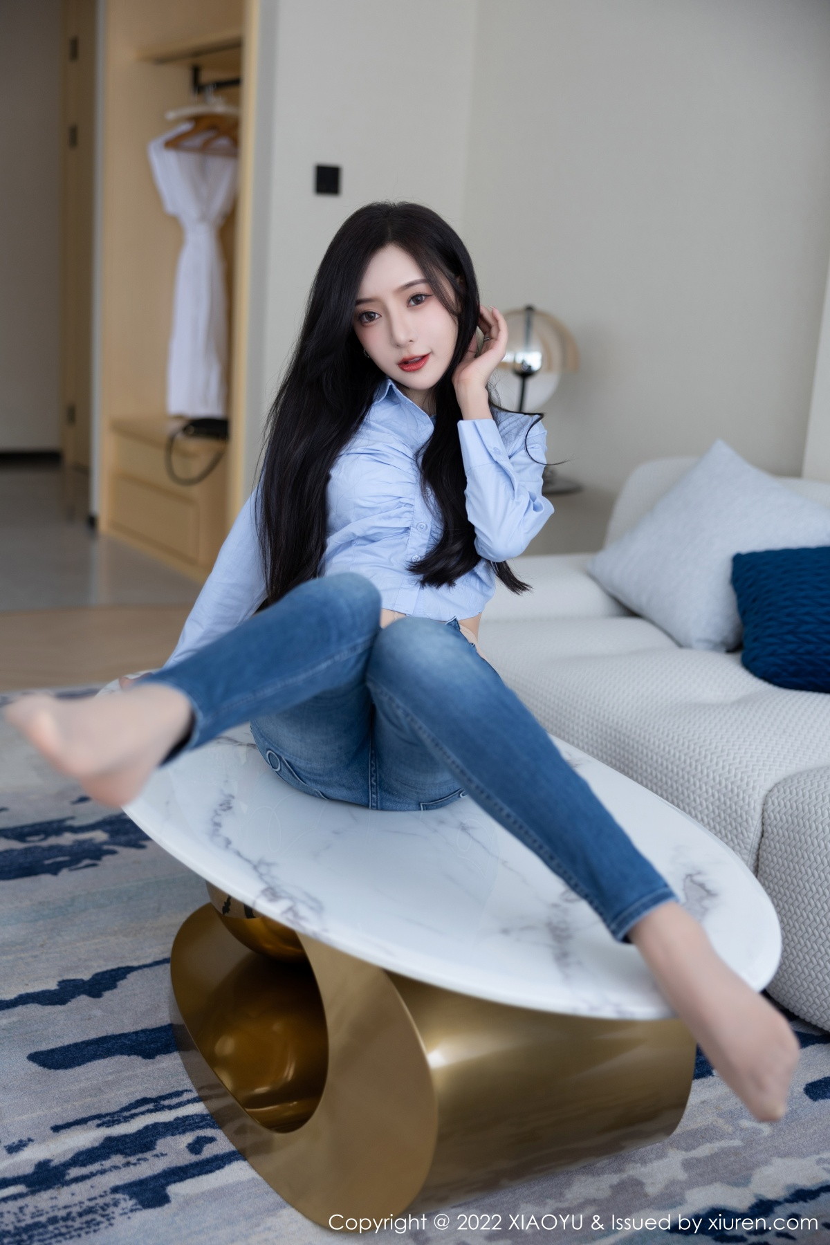 xgyw.top_[XiaoYu画语界]Vol.904_女神王馨瑶yanni杭州旅拍浅蓝T恤配牛仔裤露白色内衣诱惑写真88P