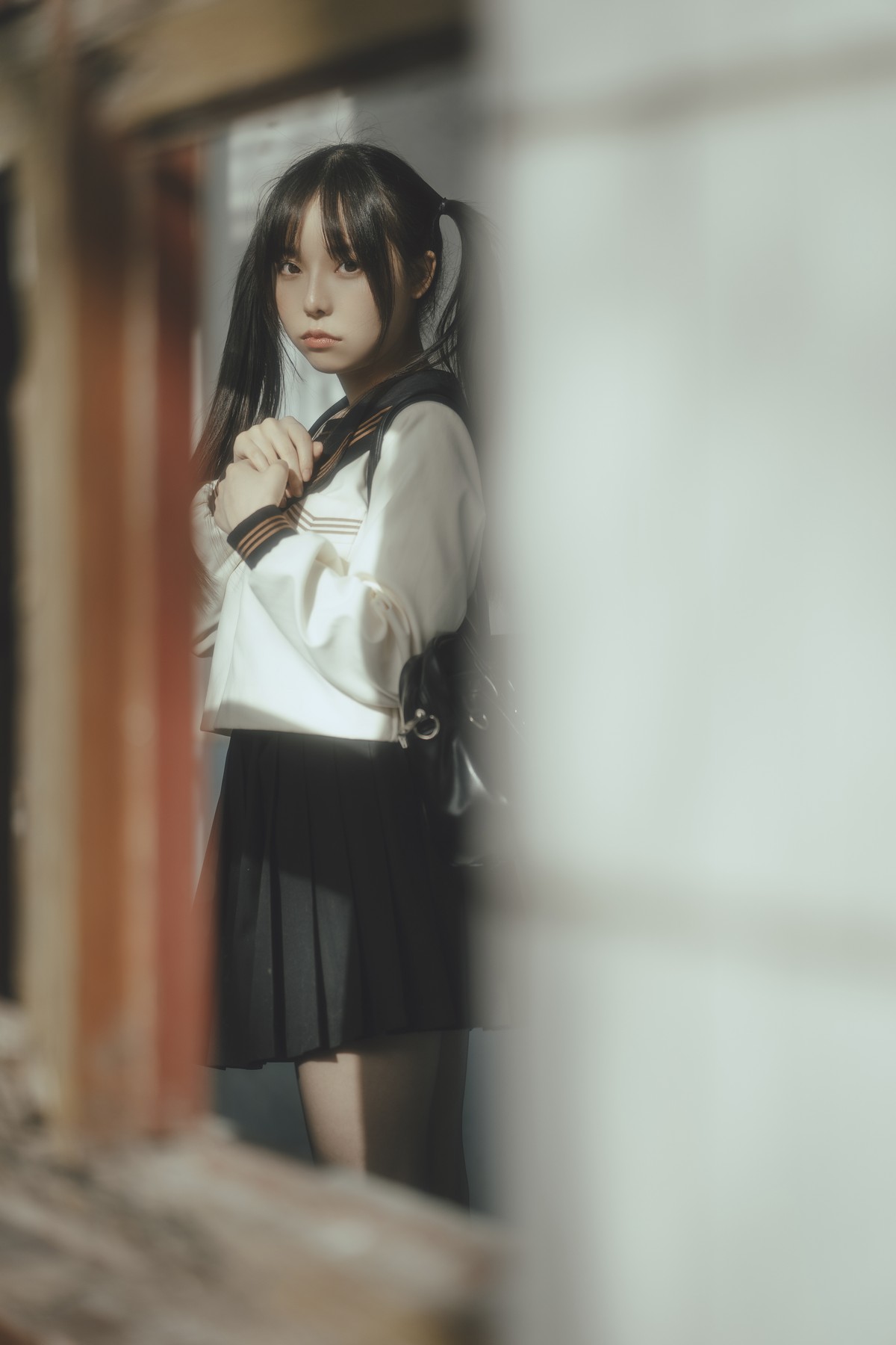xgyw.top_Coser美女六味帝皇酱废墟JK主题户外脱性感制服露白色内衣秀豪乳诱惑写真42P